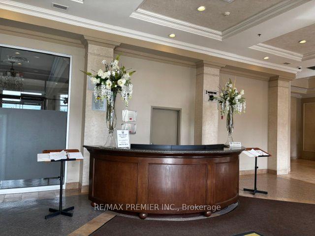 Photo 2 of Unit 712, 2 Maison Parc Court, Vaughan, Lakeview Estates — HOMEH
