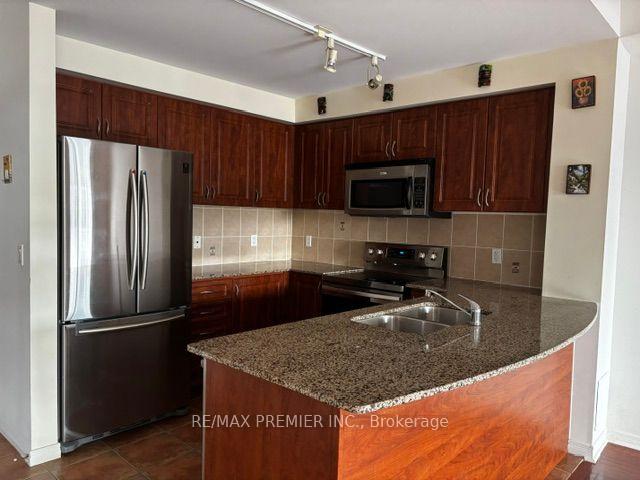 Photo 6 of Unit 712, 2 Maison Parc Court, Vaughan, Lakeview Estates — HOMEH