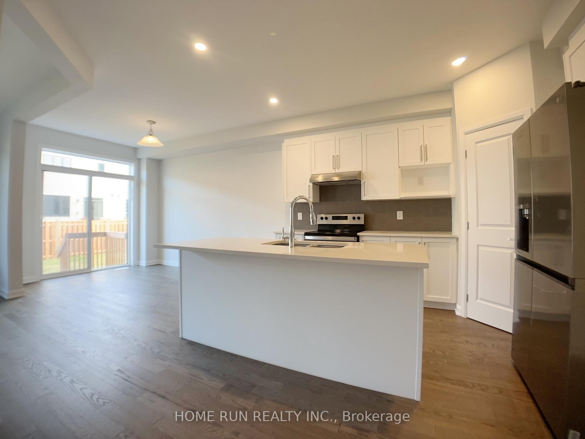 Photo 3 of 116 Lynn Coulter Street, Ottawa, Barrhaven - Half Moon Bay — HOMEH