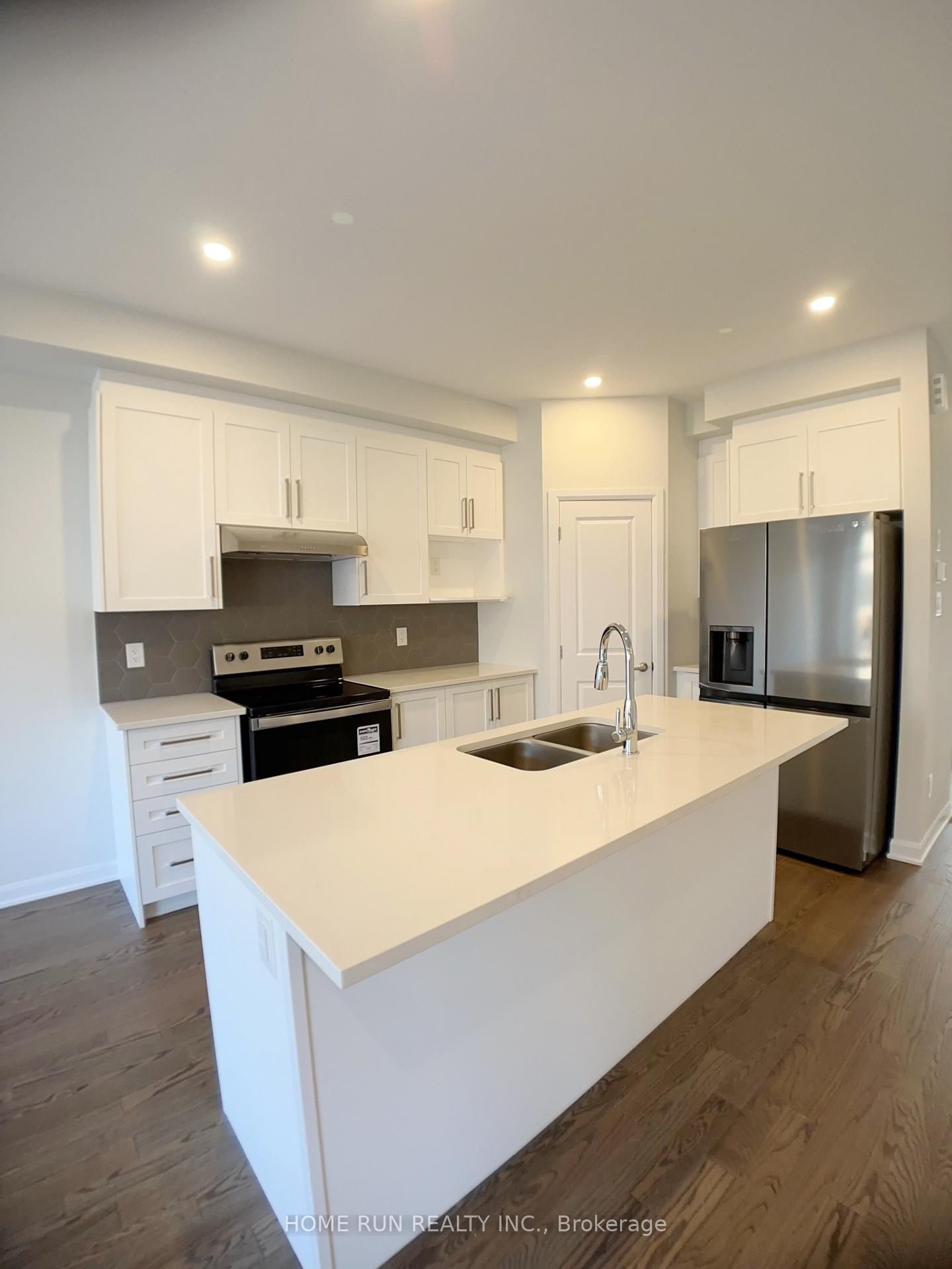 Photo 4 of 116 Lynn Coulter Street, Ottawa, Barrhaven - Half Moon Bay — HOMEH