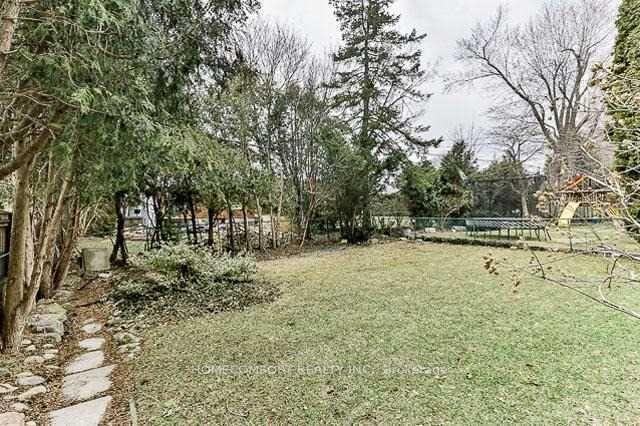 Photo 2 of 67 Munro Boulevard, North York, St. Andrew-Windfields — HOMEH