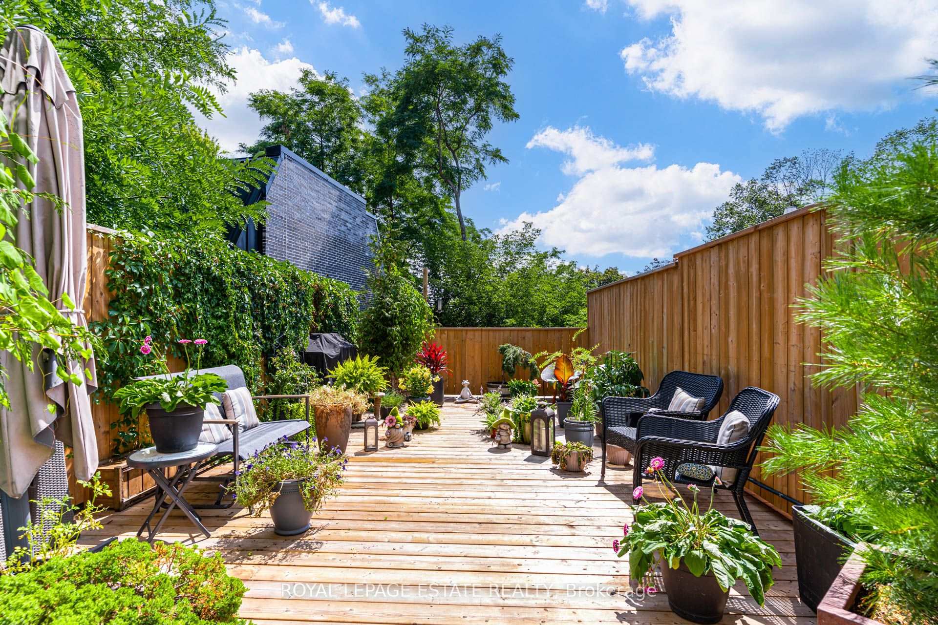 Photo 2 of Unit 6, 517 Kingston Road, Toronto, The Beaches — HOMEH
