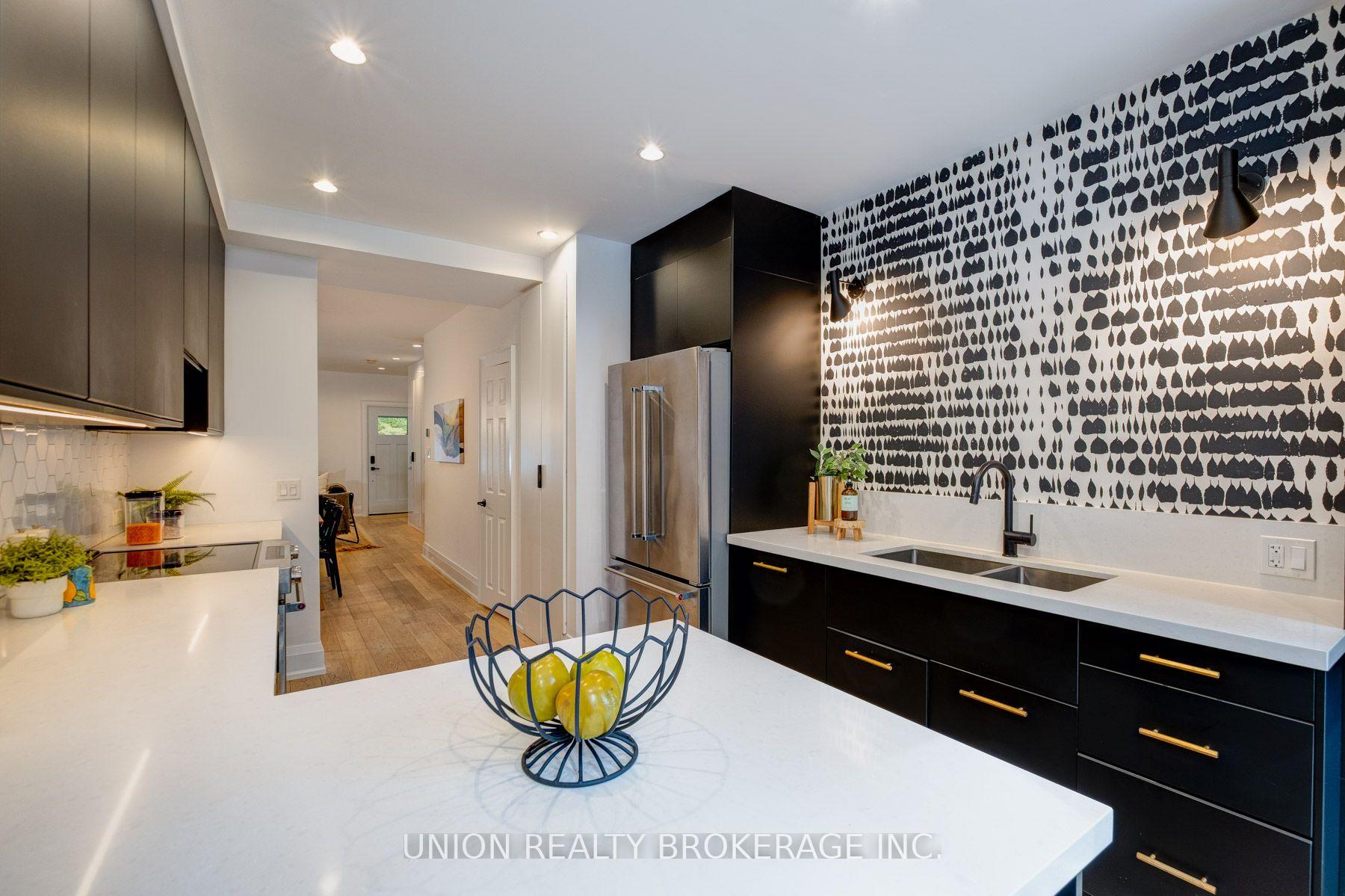 Photo 9 of 17 Ashland Avenue, Toronto, Woodbine Corridor — HOMEH
