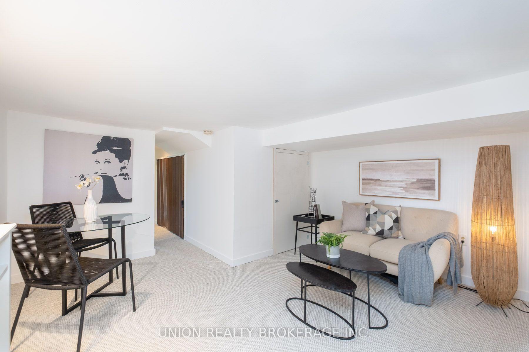 Photo 16 of 17 Ashland Avenue, Toronto, Woodbine Corridor — HOMEH