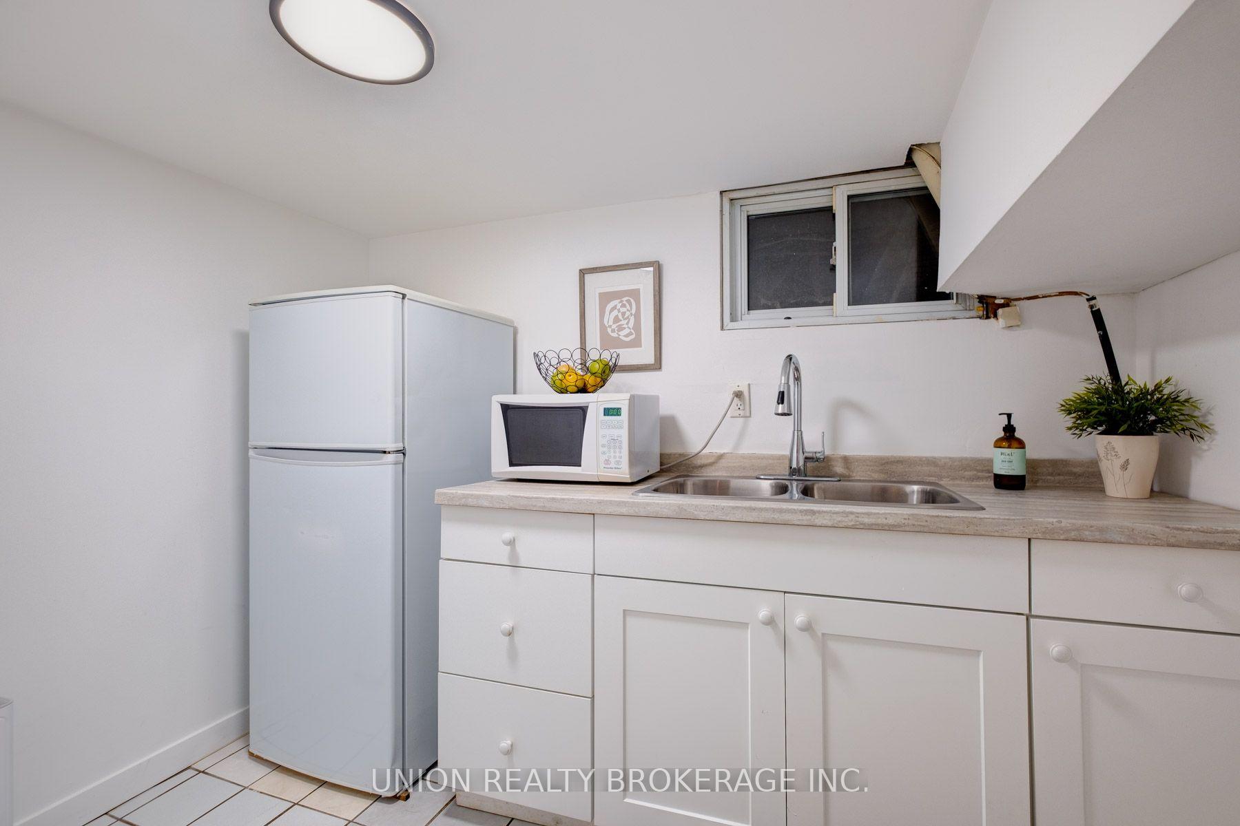 Photo 19 of 17 Ashland Avenue, Toronto, Woodbine Corridor — HOMEH