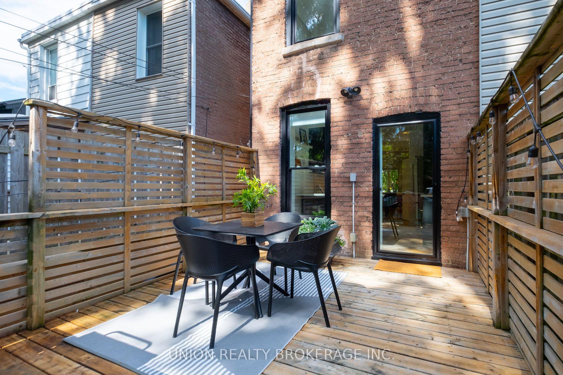 Photo 21 of 17 Ashland Avenue, Toronto, Woodbine Corridor — HOMEH