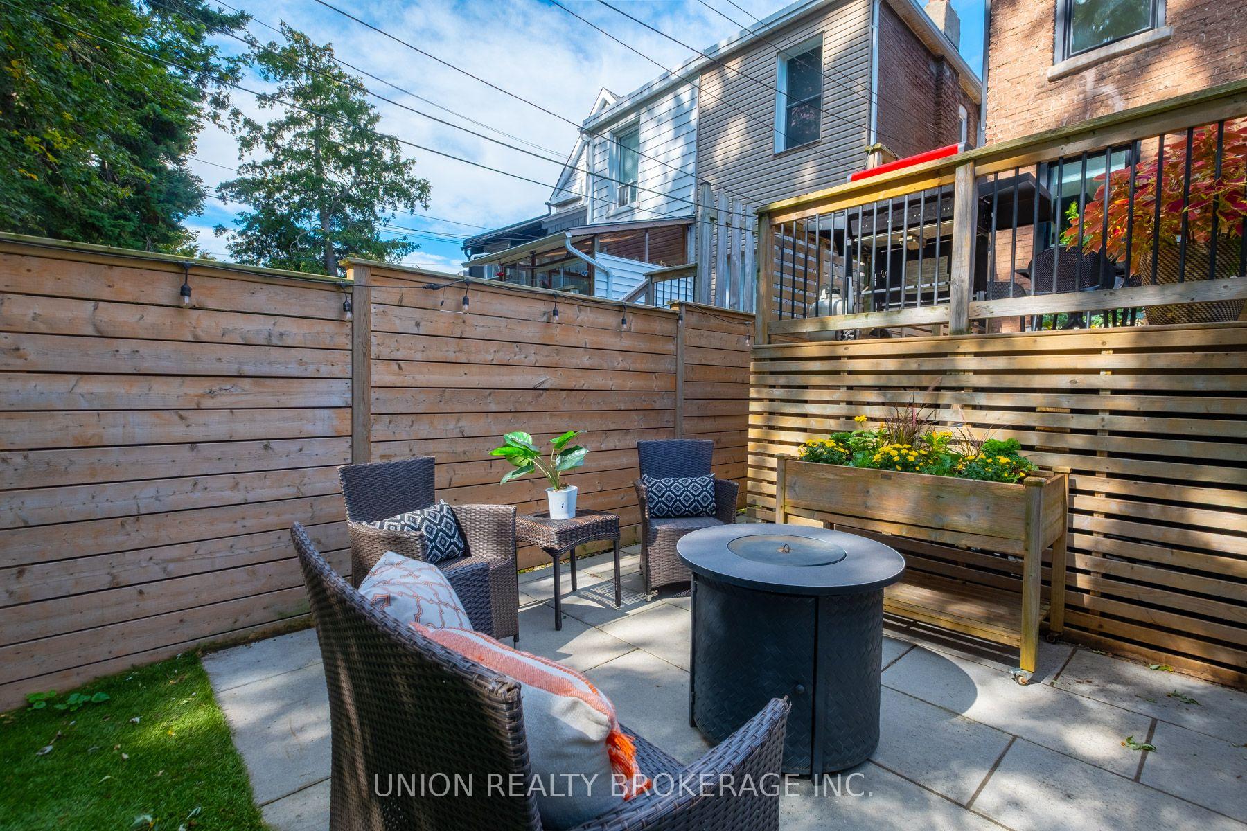 Photo 23 of 17 Ashland Avenue, Toronto, Woodbine Corridor — HOMEH