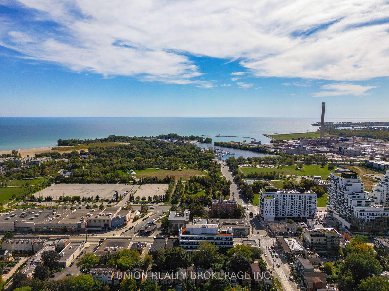 Photo 28 of 17 Ashland Avenue, Toronto, Woodbine Corridor — HOMEH