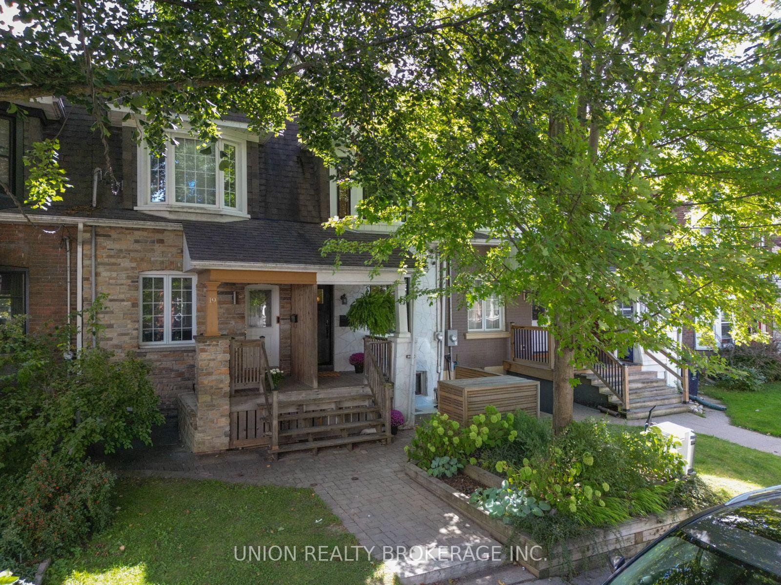 Photo 31 of 17 Ashland Avenue, Toronto, Woodbine Corridor — HOMEH