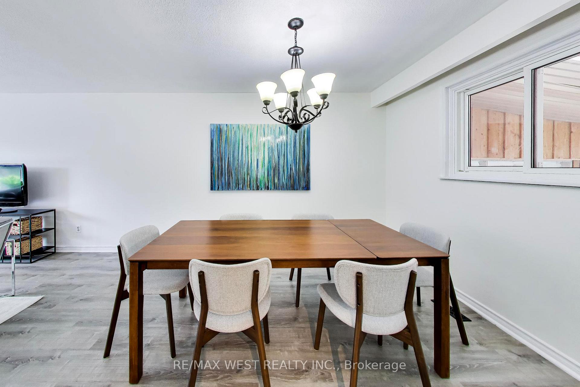 Photo 10 of 128 Roser Crescent, Clarington, Bowmanville — HOMEH