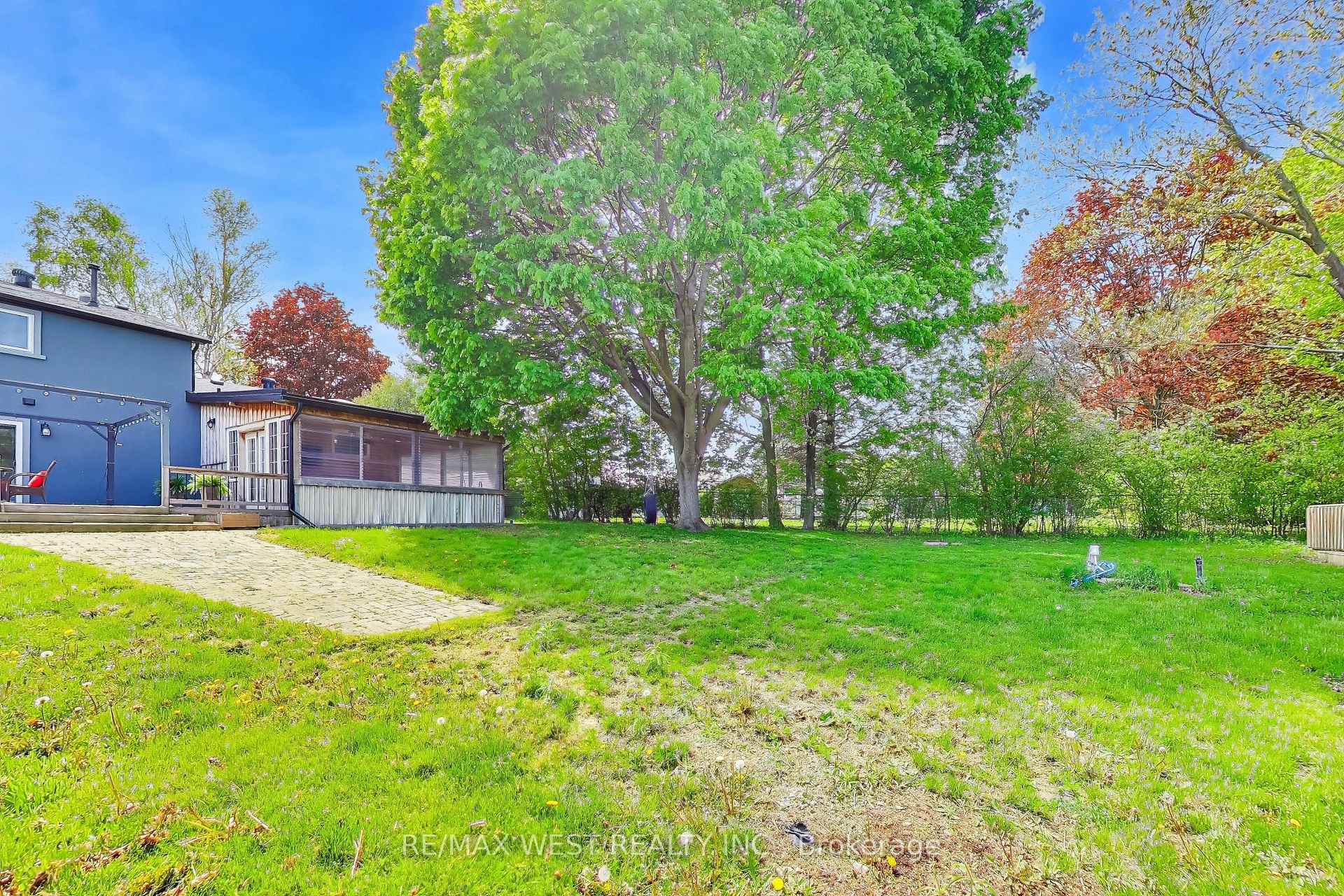Photo 36 of 128 Roser Crescent, Clarington, Bowmanville — HOMEH