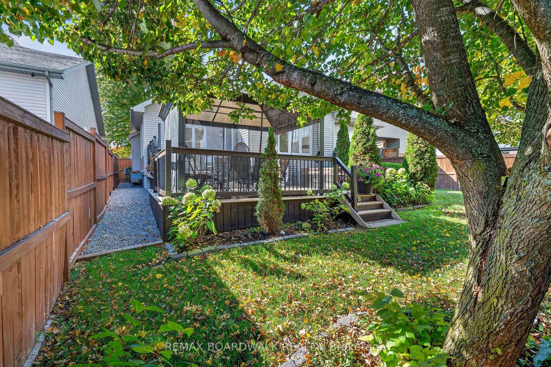 Photo 41 of 35 Honore Crescent, The Nation, Limoges — HOMEH