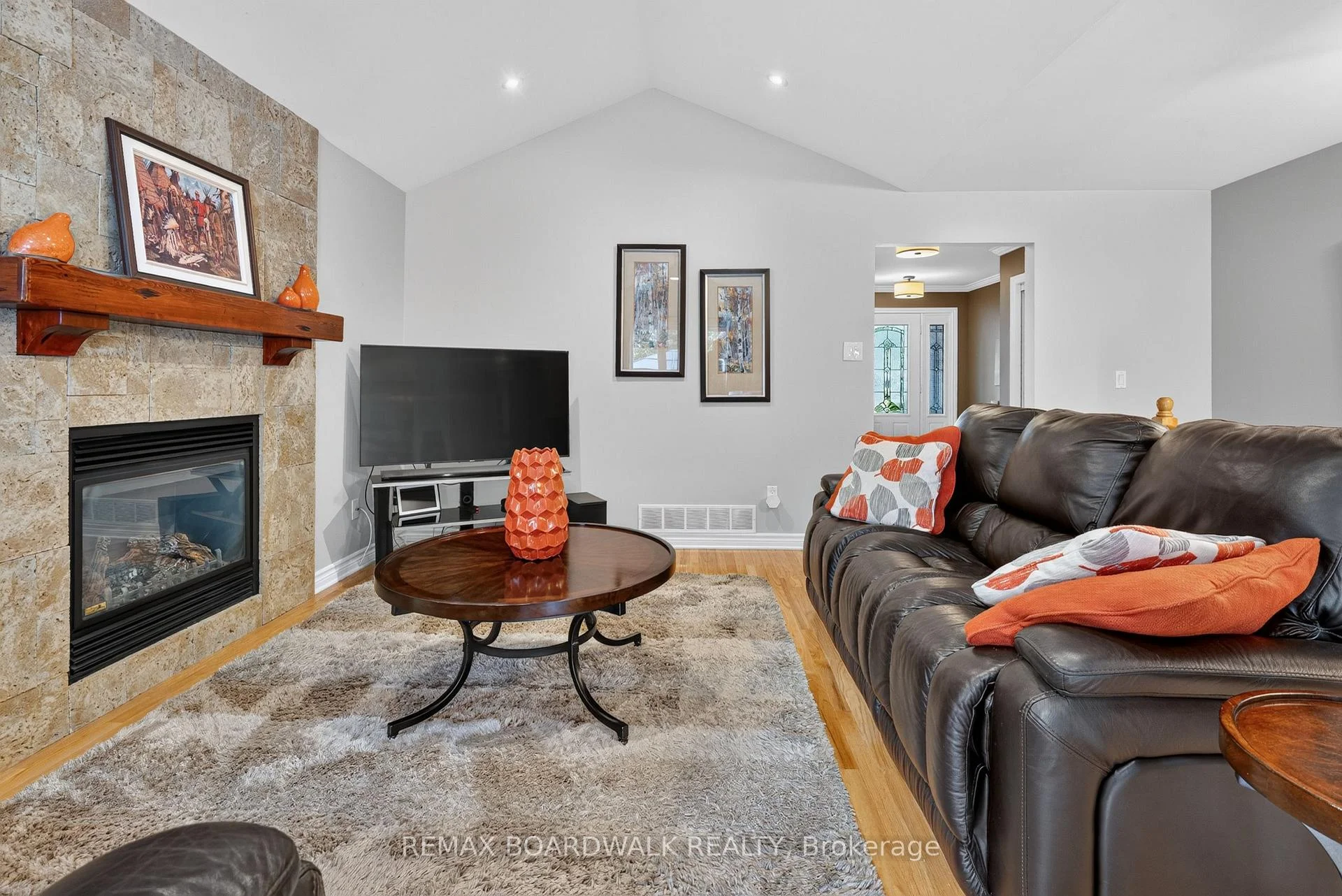 Photo 11 of 35 Honore Crescent, The Nation, Limoges — HOMEH