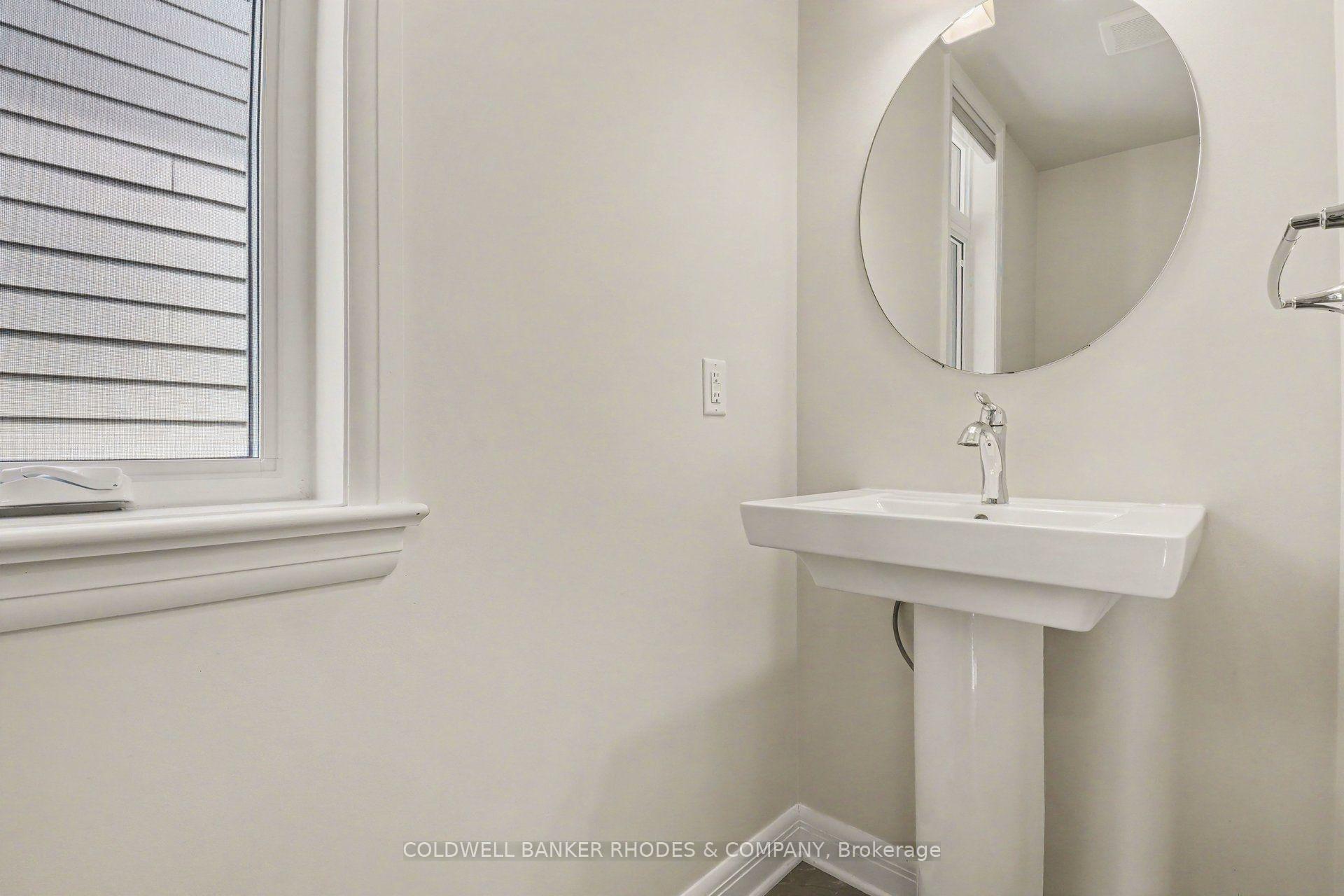 Photo 4 of 160 Avro Circle, Ottawa, CFB Rockcliffe and Area — HOMEH