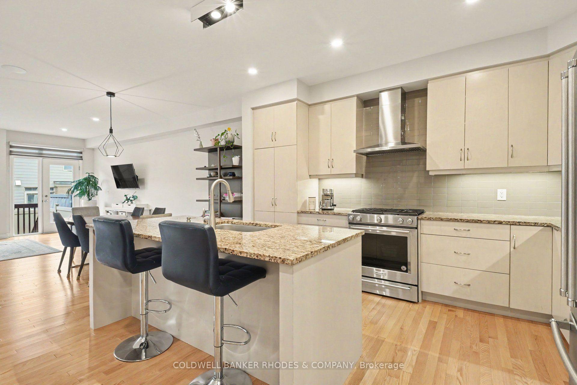 Photo 5 of 160 Avro Circle, Ottawa, CFB Rockcliffe and Area — HOMEH