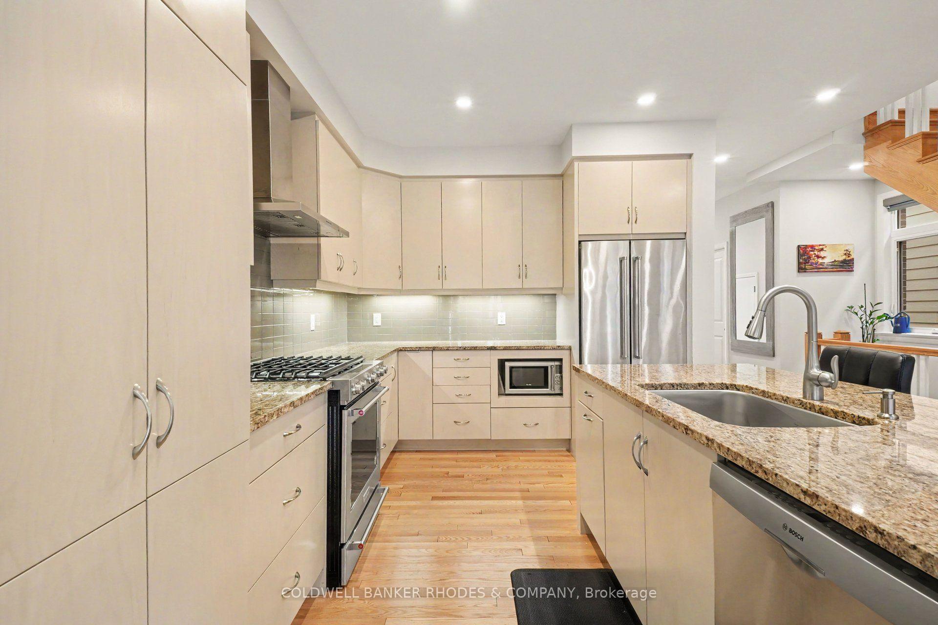 Photo 7 of 160 Avro Circle, Ottawa, CFB Rockcliffe and Area — HOMEH