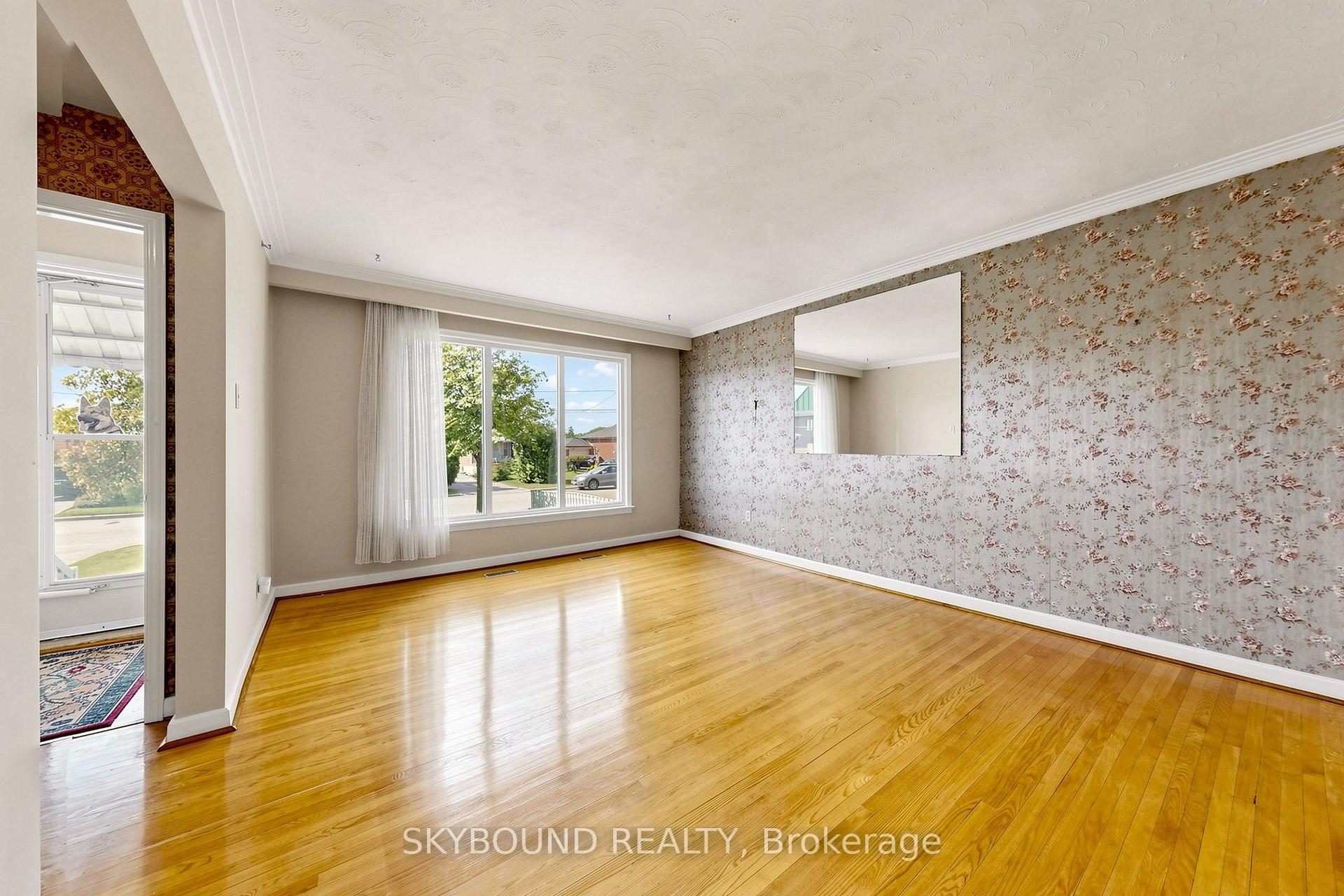 Photo 7 of 13 Liscombe Road, North York, Rustic — HOMEH