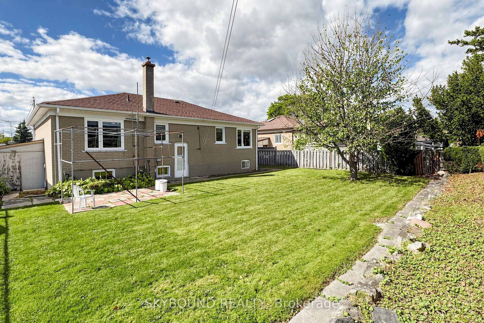 Photo 27 of 13 Liscombe Road, North York, Rustic — HOMEH
