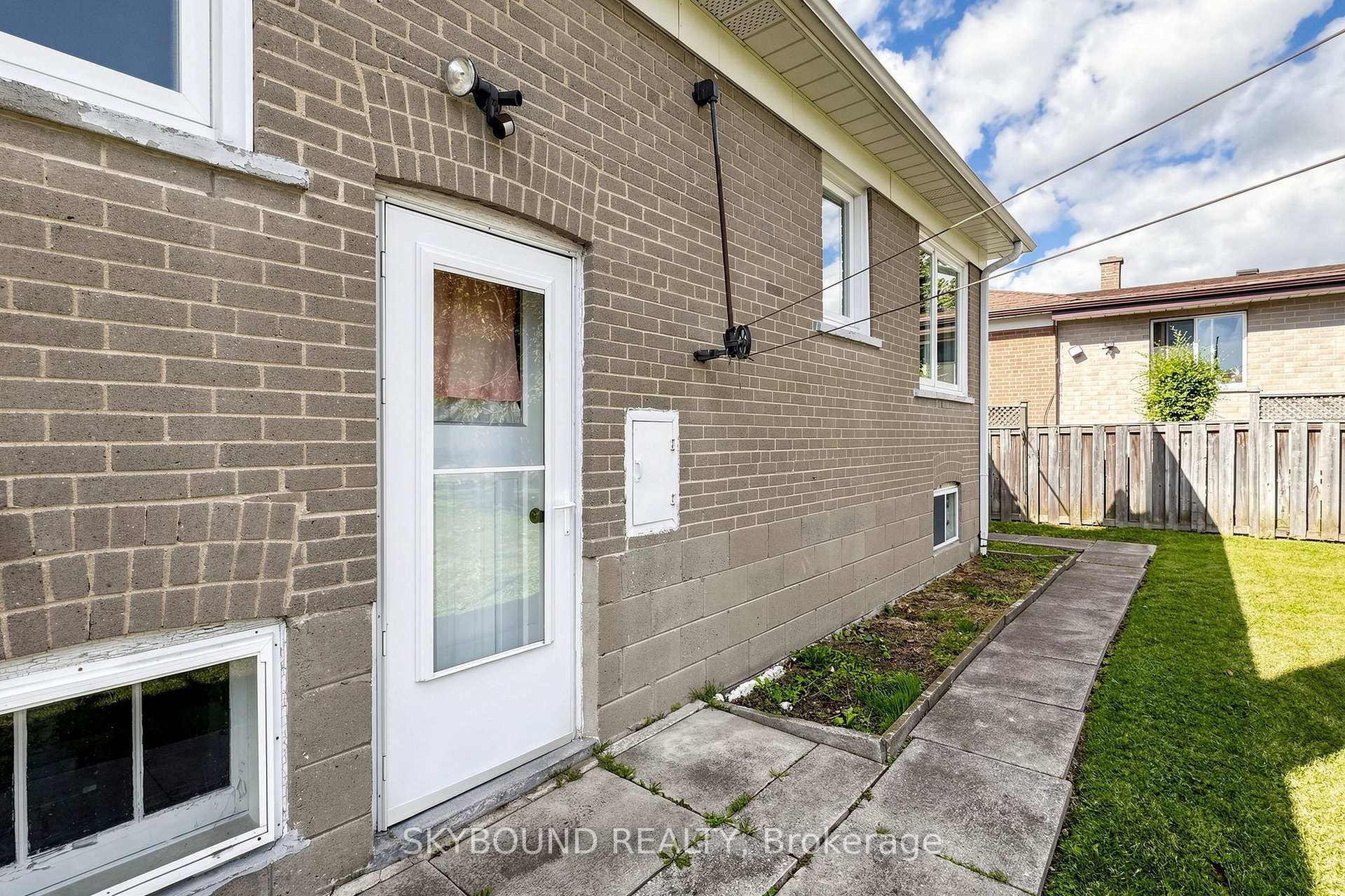 Photo 30 of 13 Liscombe Road, North York, Rustic — HOMEH