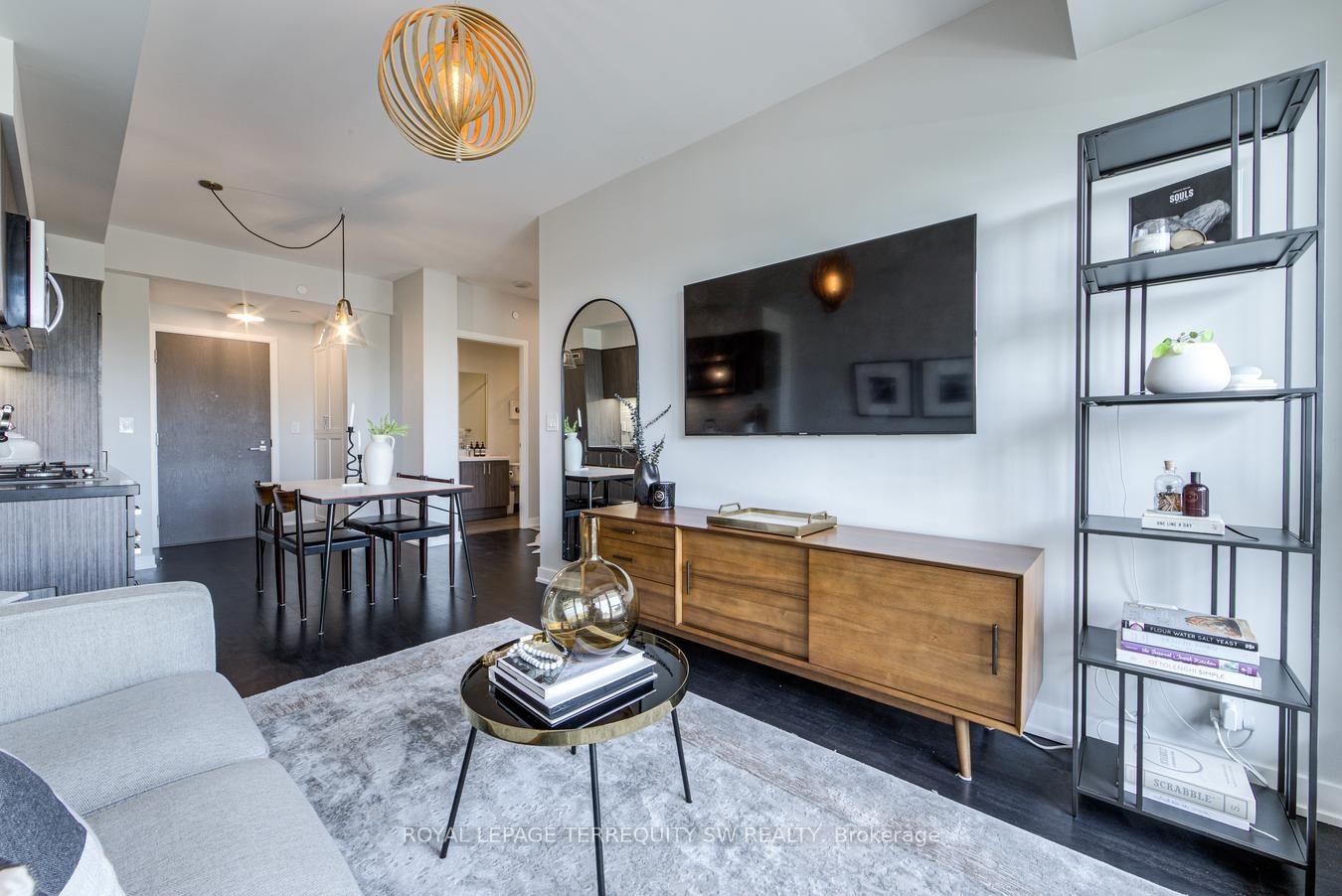 Photo 6 of Unit 510, 501 St. Clair Avenue W, Toronto, Casa Loma — HOMEH