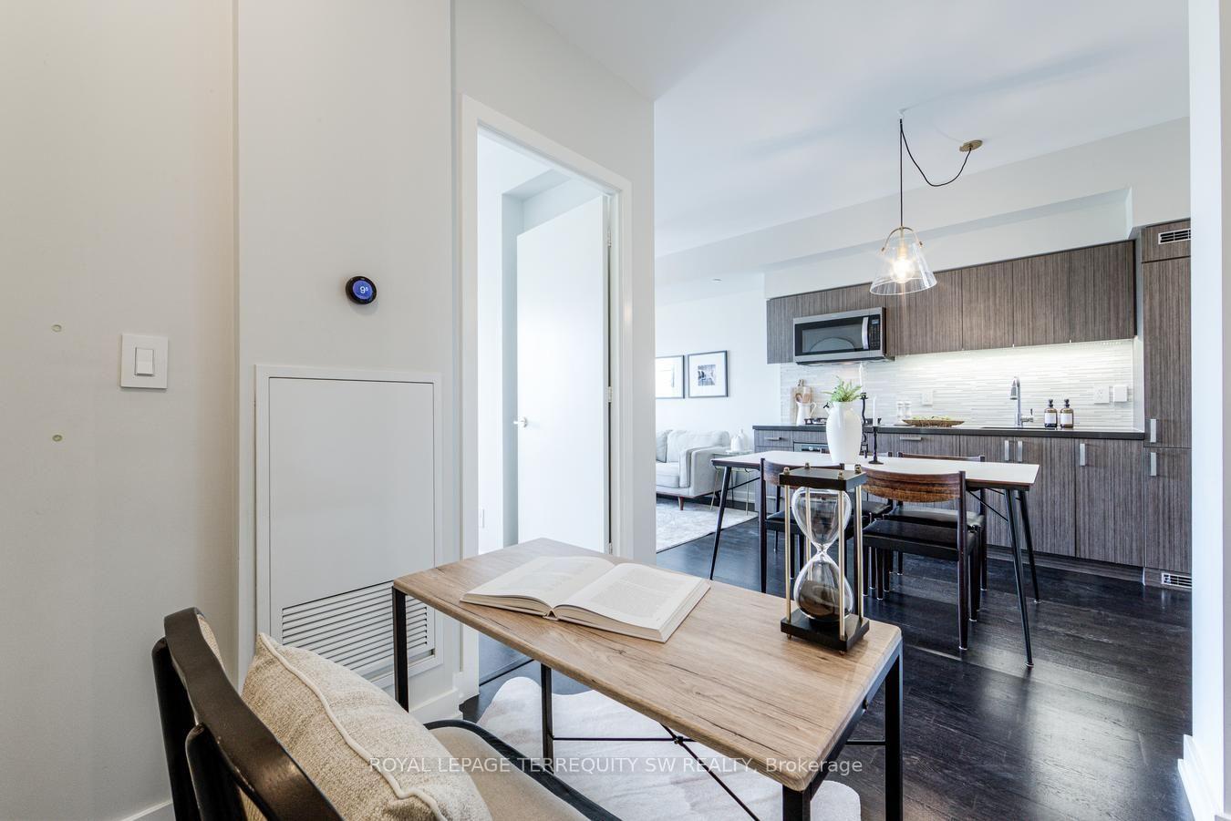 Photo 9 of Unit 510, 501 St. Clair Avenue W, Toronto, Casa Loma — HOMEH