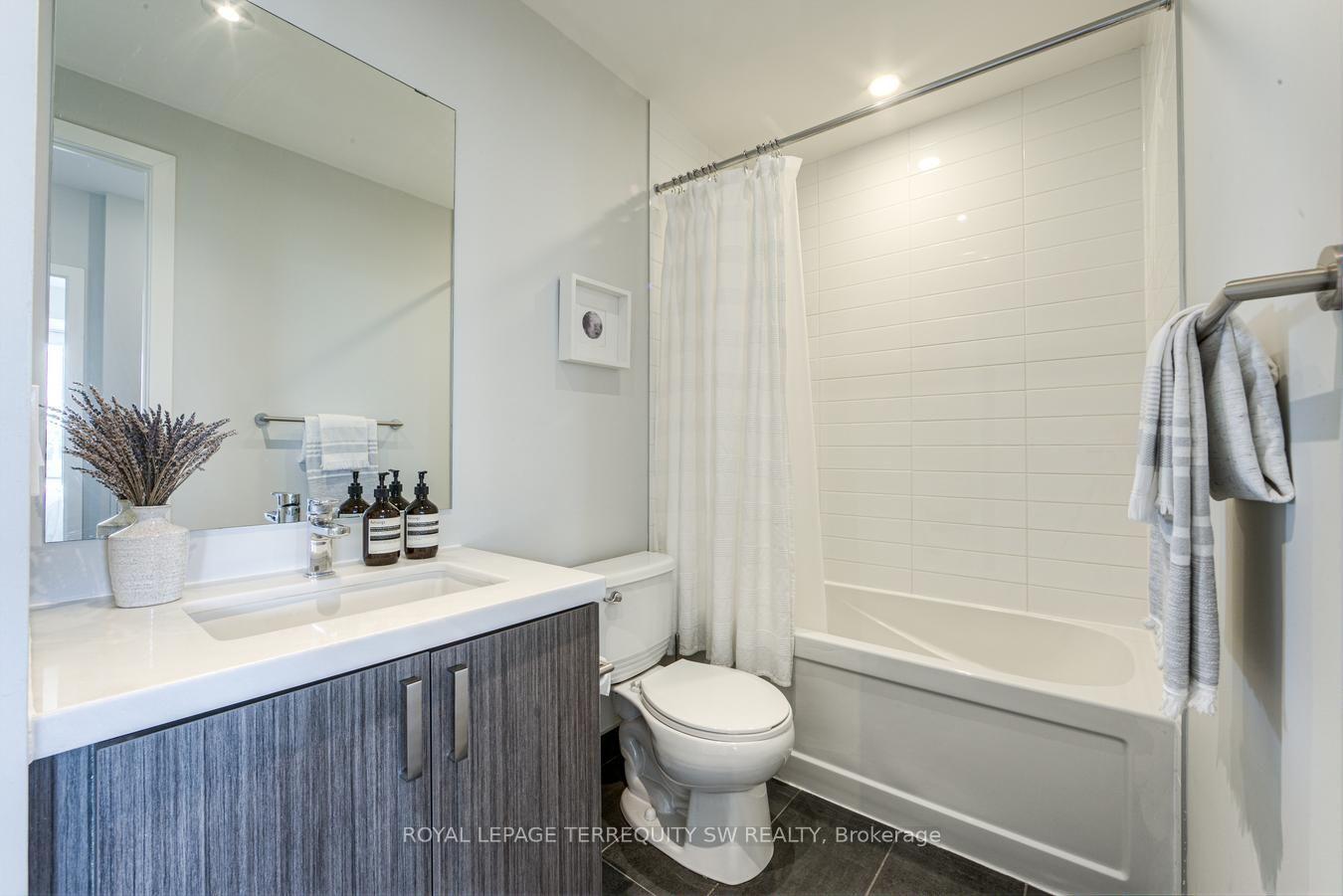 Photo 12 of Unit 510, 501 St. Clair Avenue W, Toronto, Casa Loma — HOMEH