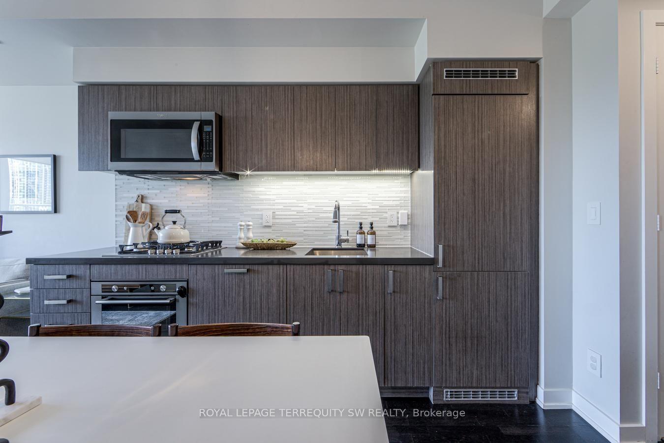 Photo 25 of Unit 510, 501 St. Clair Avenue W, Toronto, Casa Loma — HOMEH
