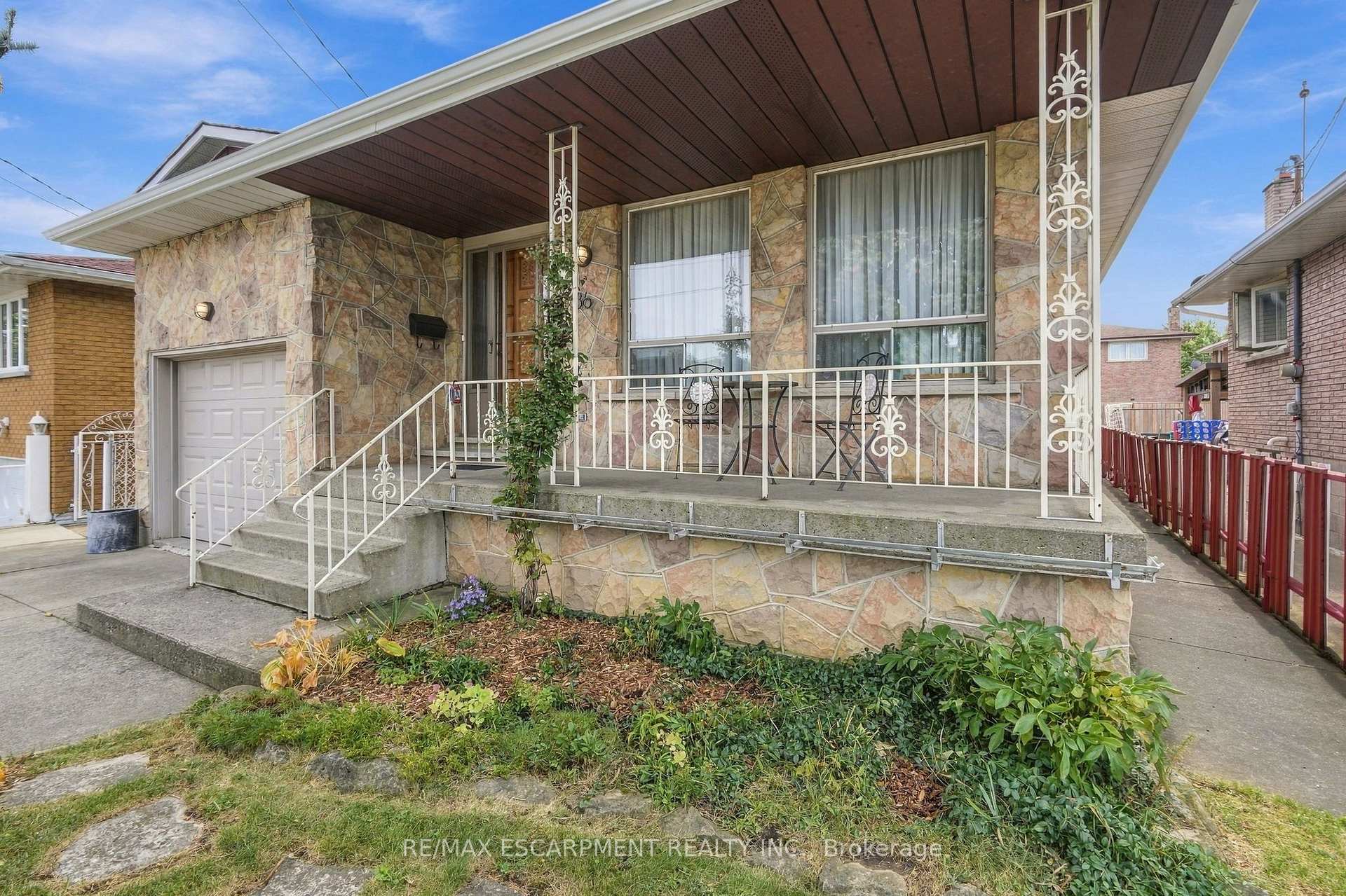 Photo 2 of 36 Algonquin Court, Hamilton, Lisgar — HOMEH