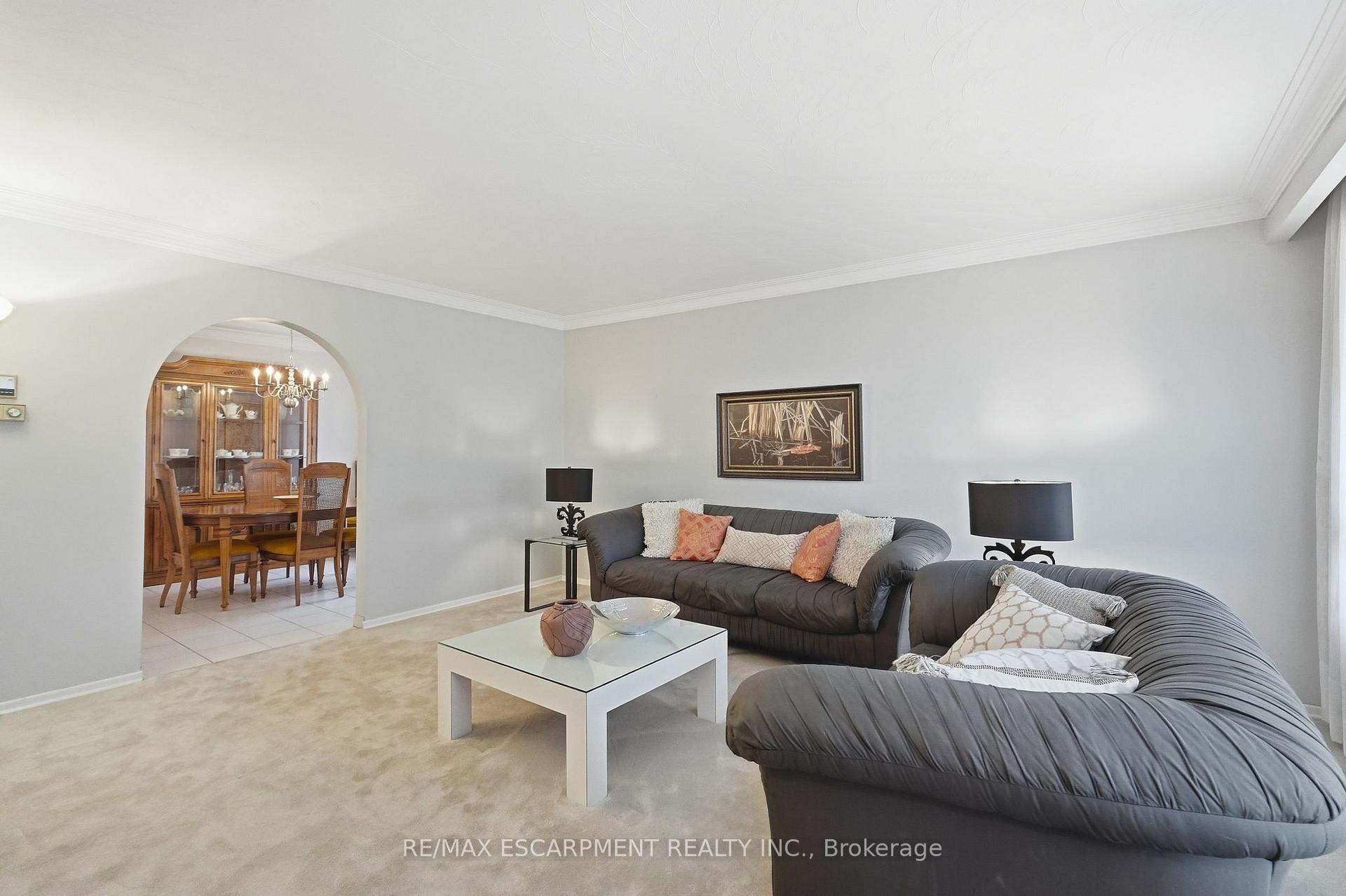 Photo 5 of 36 Algonquin Court, Hamilton, Lisgar — HOMEH