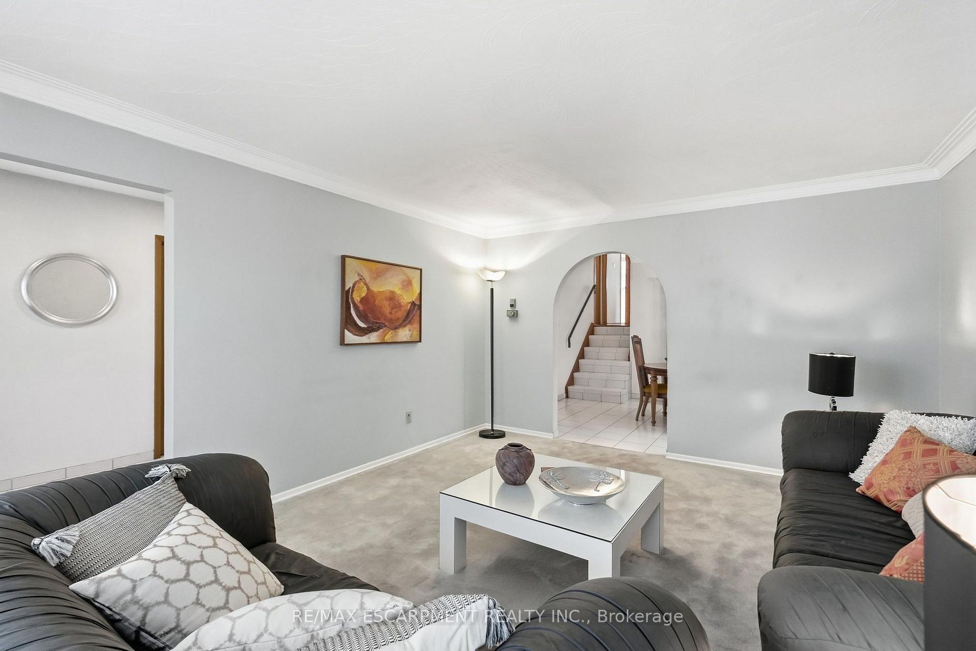 Photo 6 of 36 Algonquin Court, Hamilton, Lisgar — HOMEH
