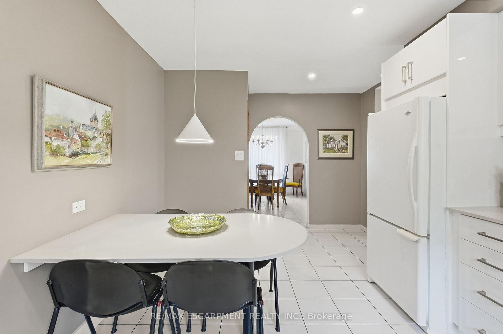 Photo 11 of 36 Algonquin Court, Hamilton, Lisgar — HOMEH