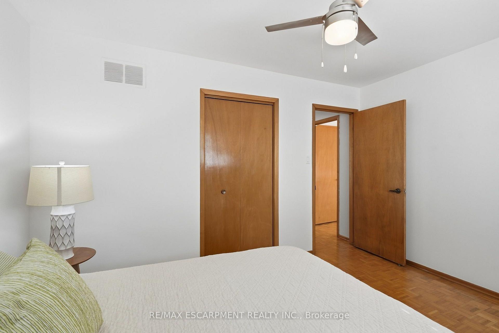Photo 17 of 36 Algonquin Court, Hamilton, Lisgar — HOMEH