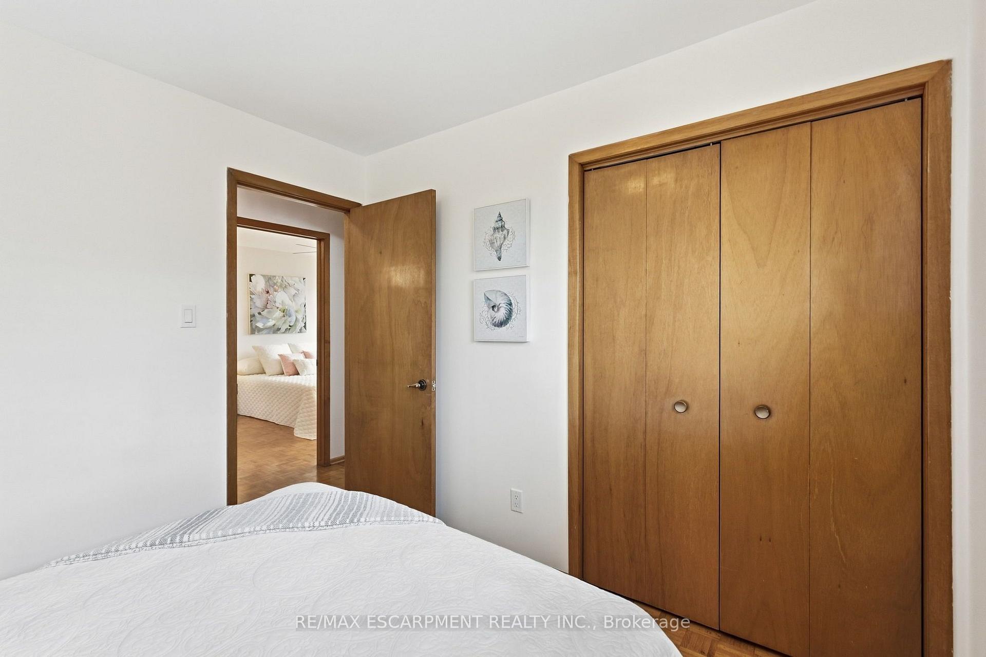 Photo 19 of 36 Algonquin Court, Hamilton, Lisgar — HOMEH