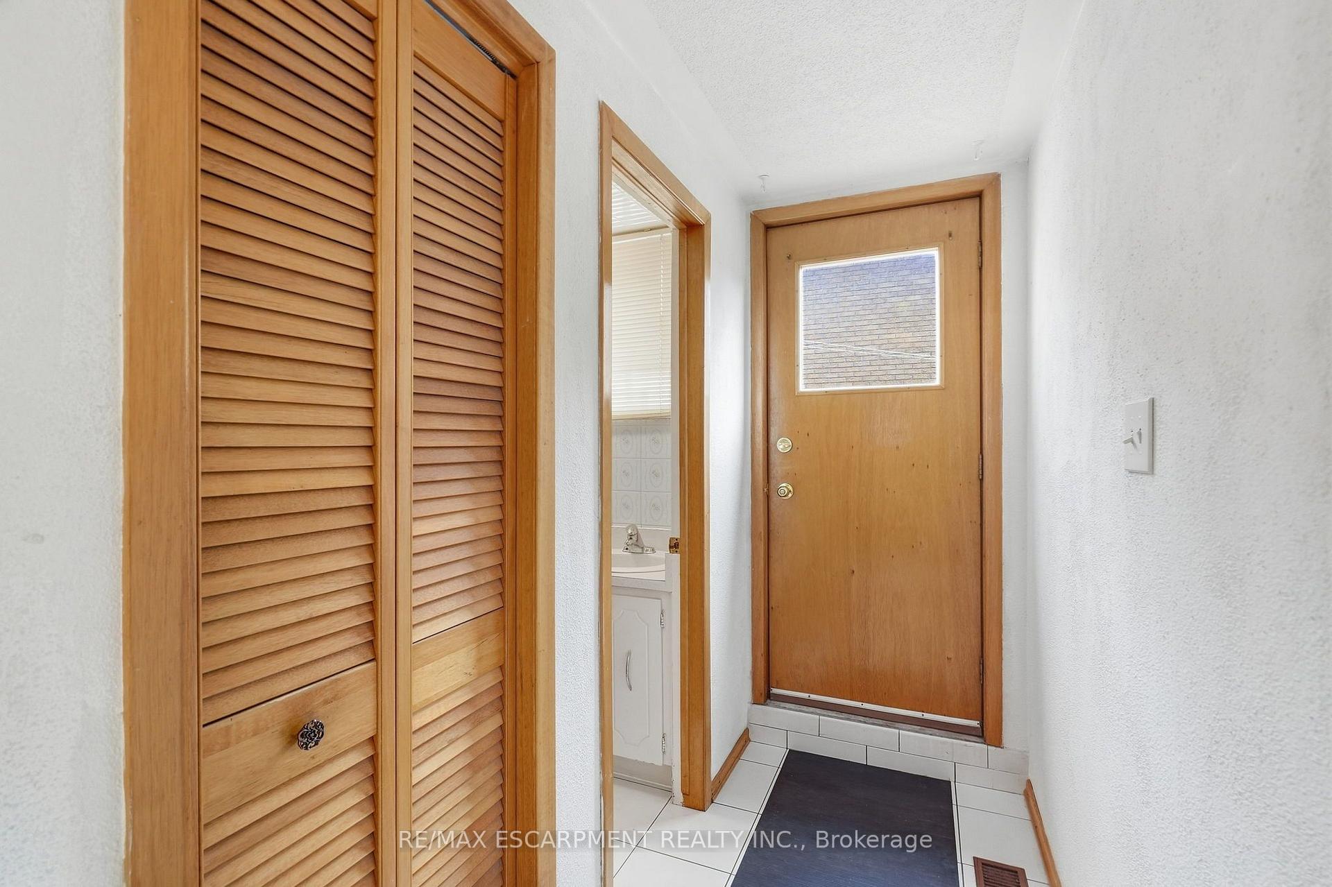 Photo 22 of 36 Algonquin Court, Hamilton, Lisgar — HOMEH