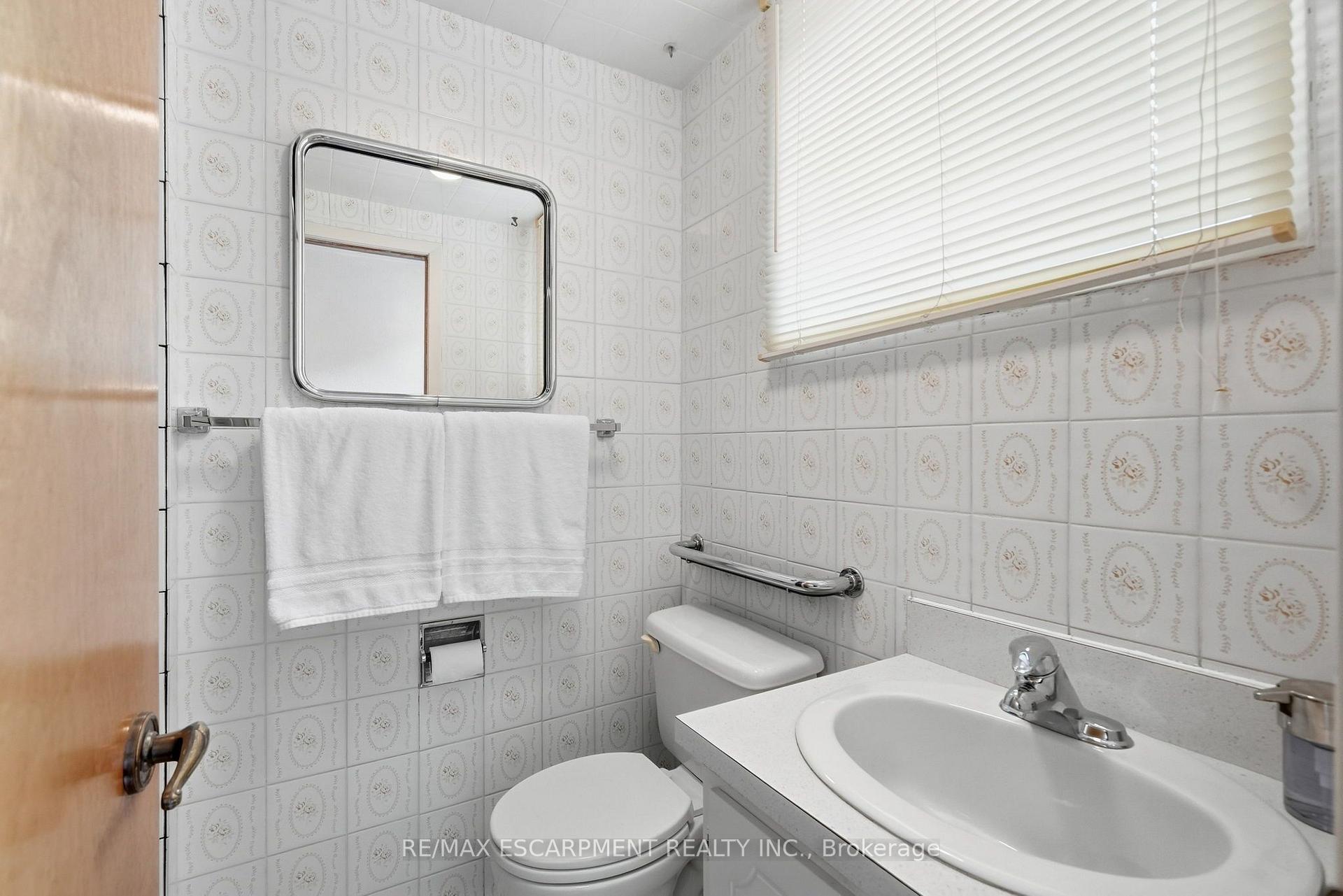 Photo 23 of 36 Algonquin Court, Hamilton, Lisgar — HOMEH