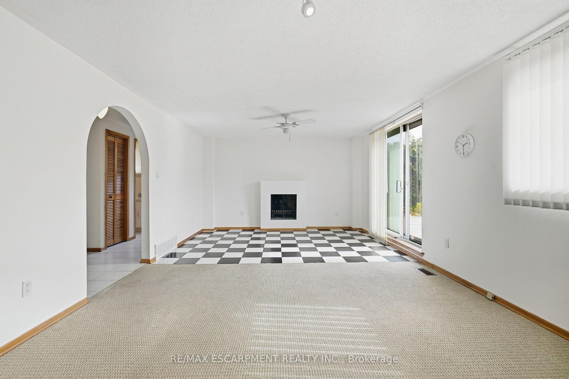 Photo 25 of 36 Algonquin Court, Hamilton, Lisgar — HOMEH