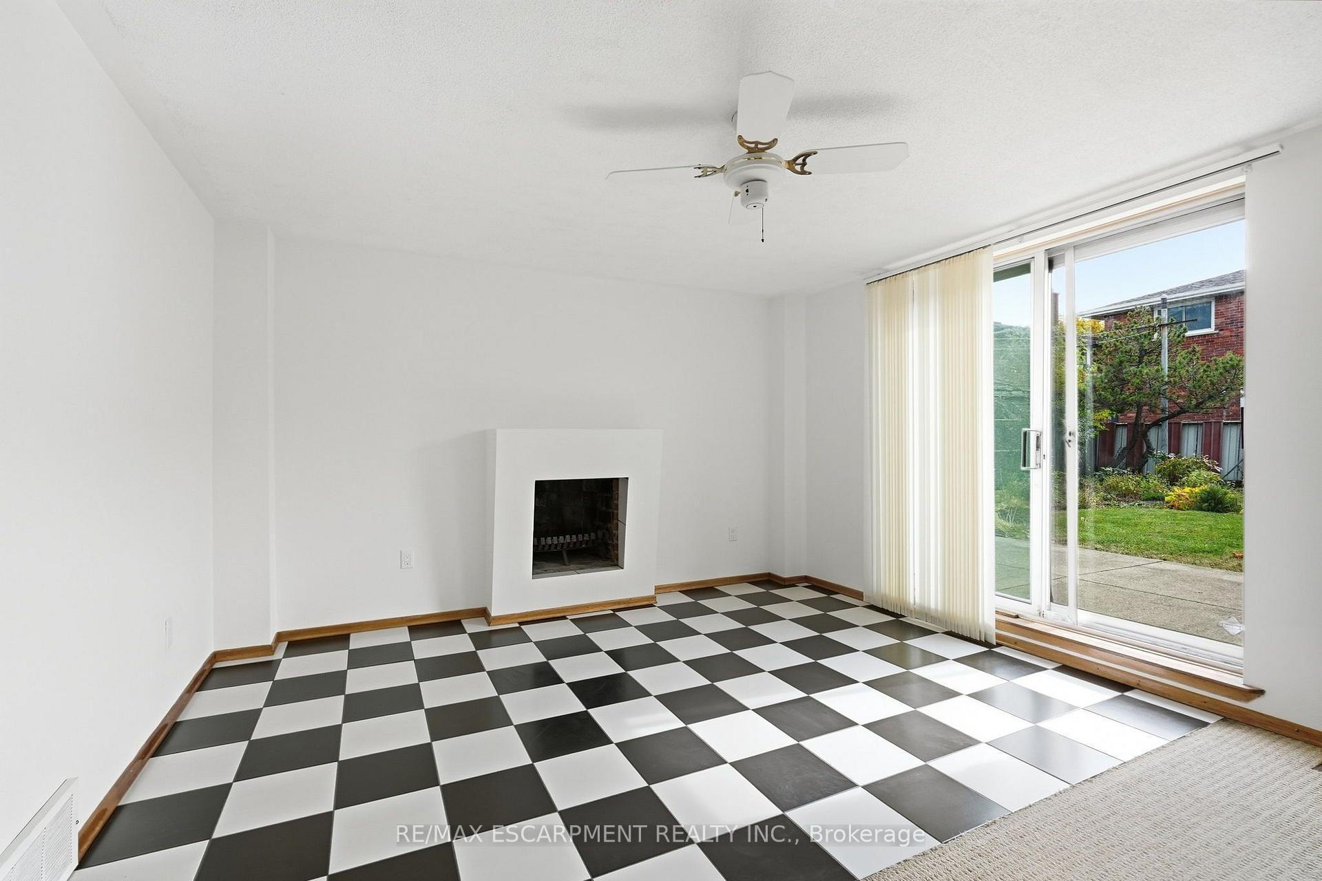 Photo 26 of 36 Algonquin Court, Hamilton, Lisgar — HOMEH