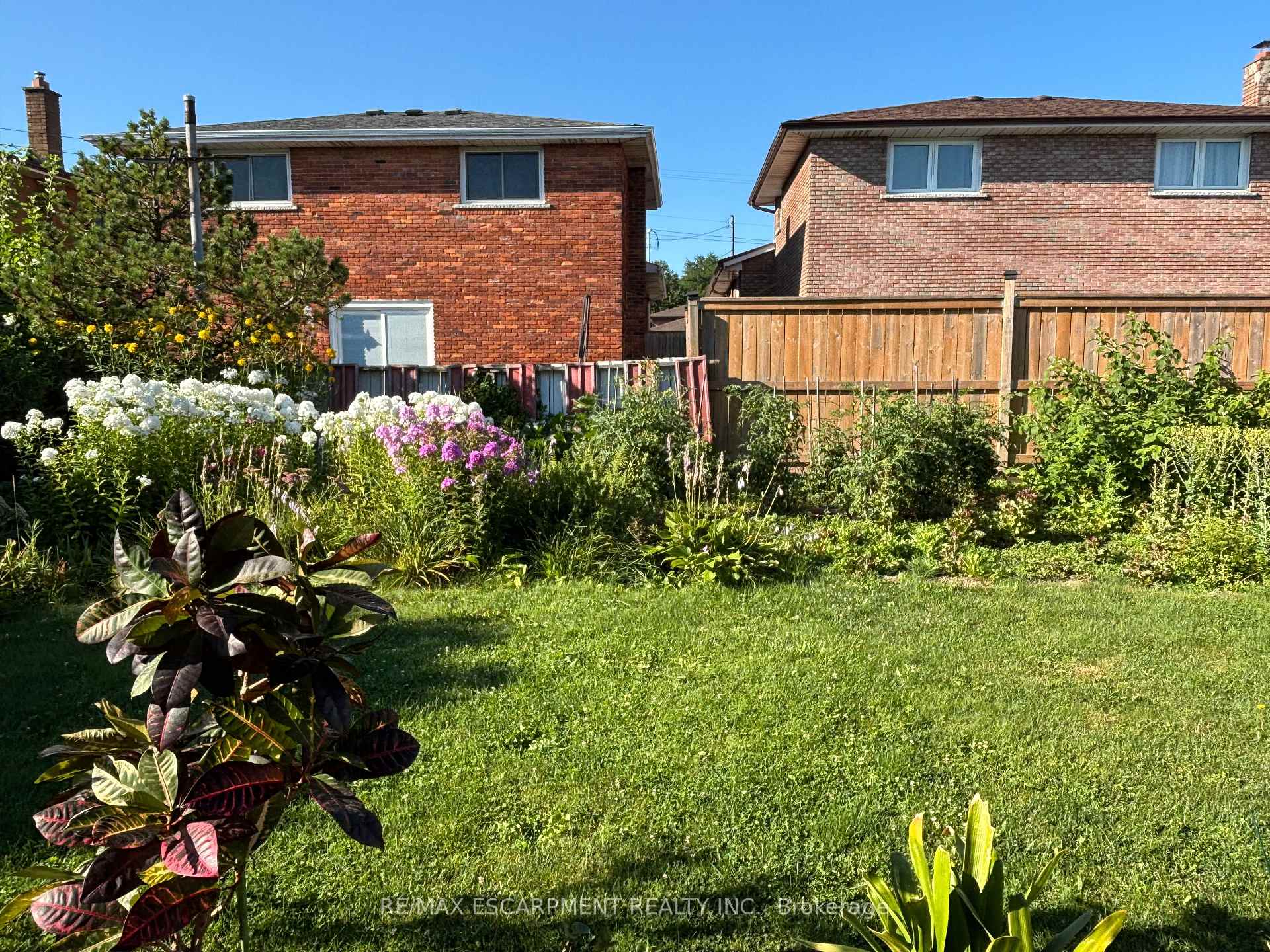 Photo 43 of 36 Algonquin Court, Hamilton, Lisgar — HOMEH
