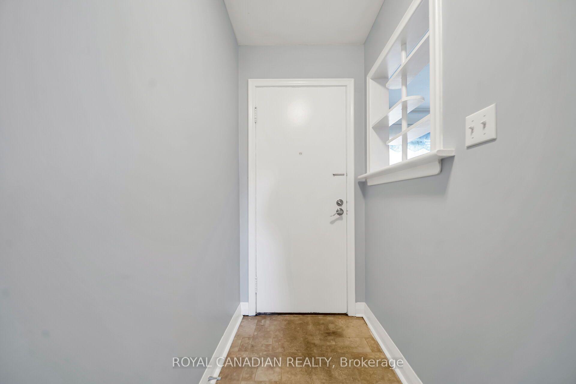 Photo 6 of 457 Dumfries Avenue, Kitchener, Auditorium — HOMEH