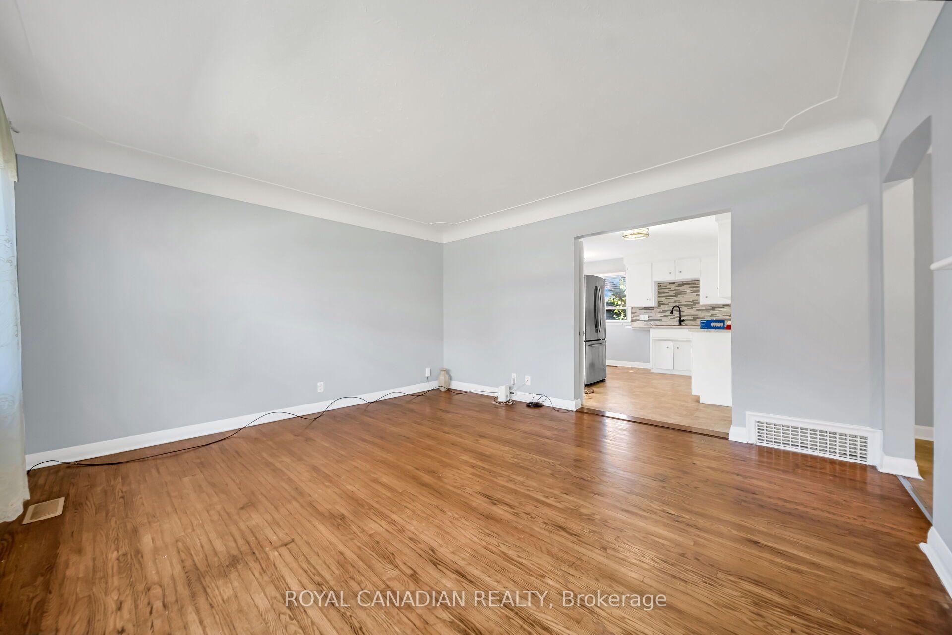 Photo 11 of 457 Dumfries Avenue, Kitchener, Auditorium — HOMEH