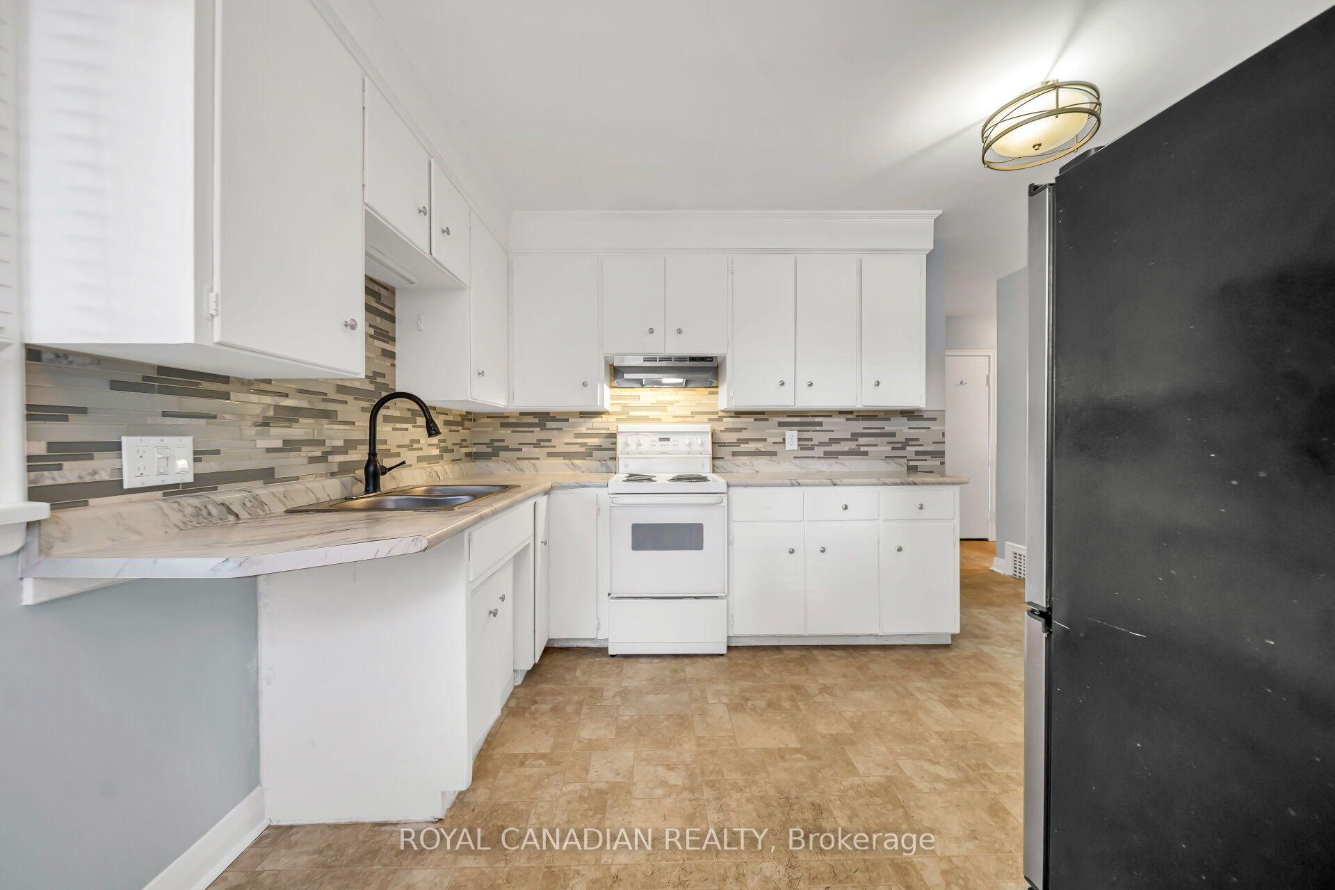 Photo 29 of 457 Dumfries Avenue, Kitchener, Auditorium — HOMEH