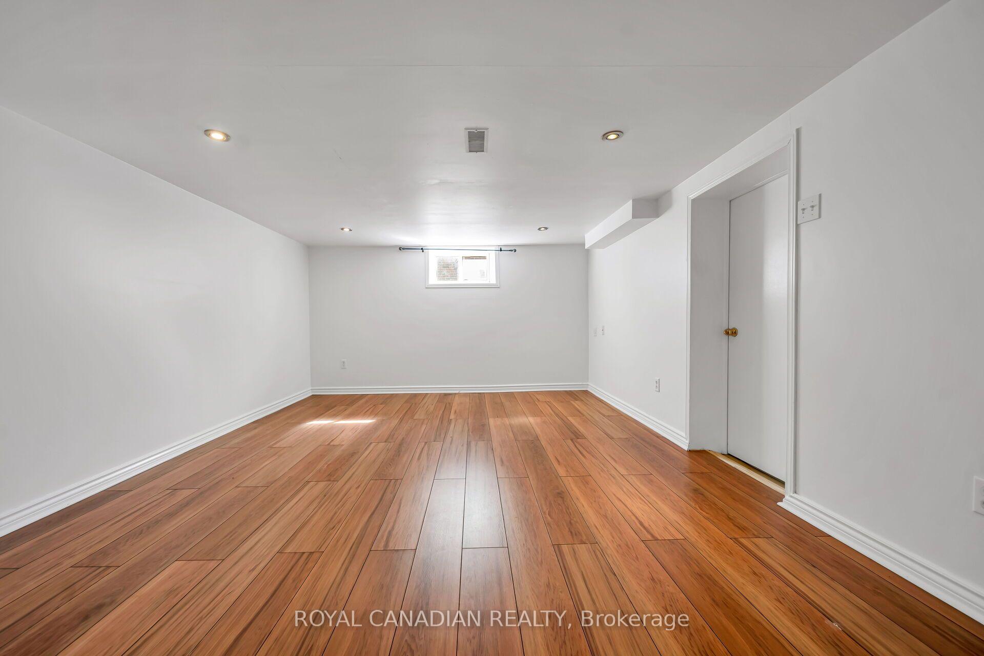 Photo 40 of 457 Dumfries Avenue, Kitchener, Auditorium — HOMEH