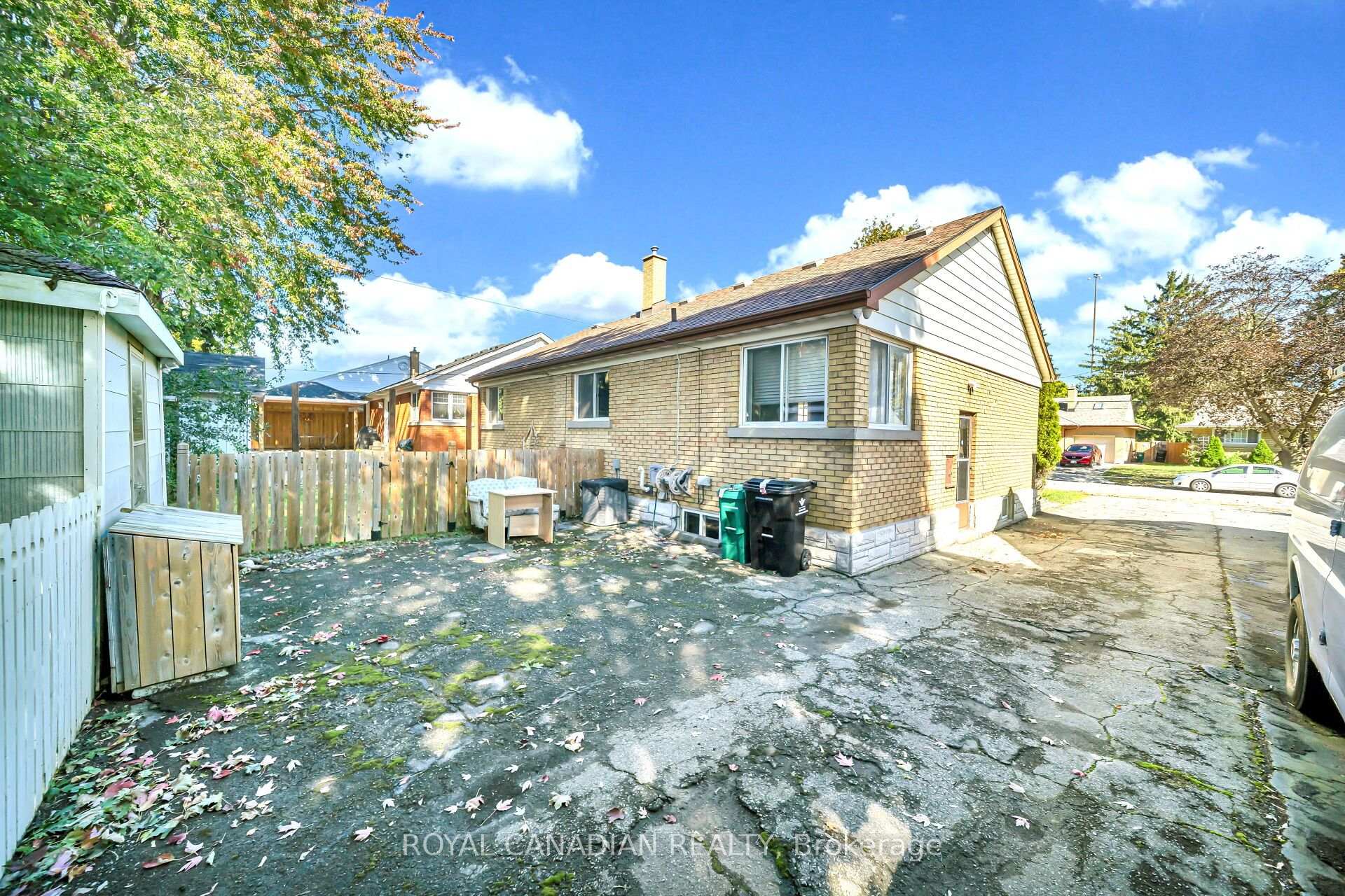 Photo 45 of 457 Dumfries Avenue, Kitchener, Auditorium — HOMEH