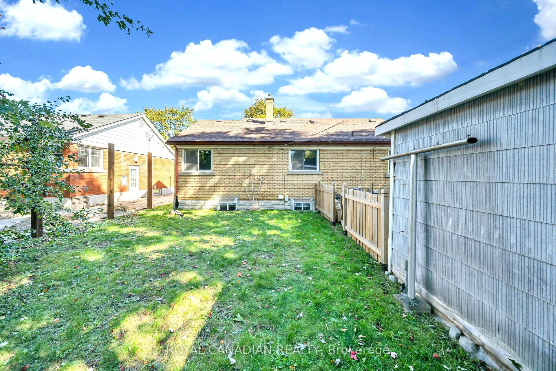 Photo 47 of 457 Dumfries Avenue, Kitchener, Auditorium — HOMEH
