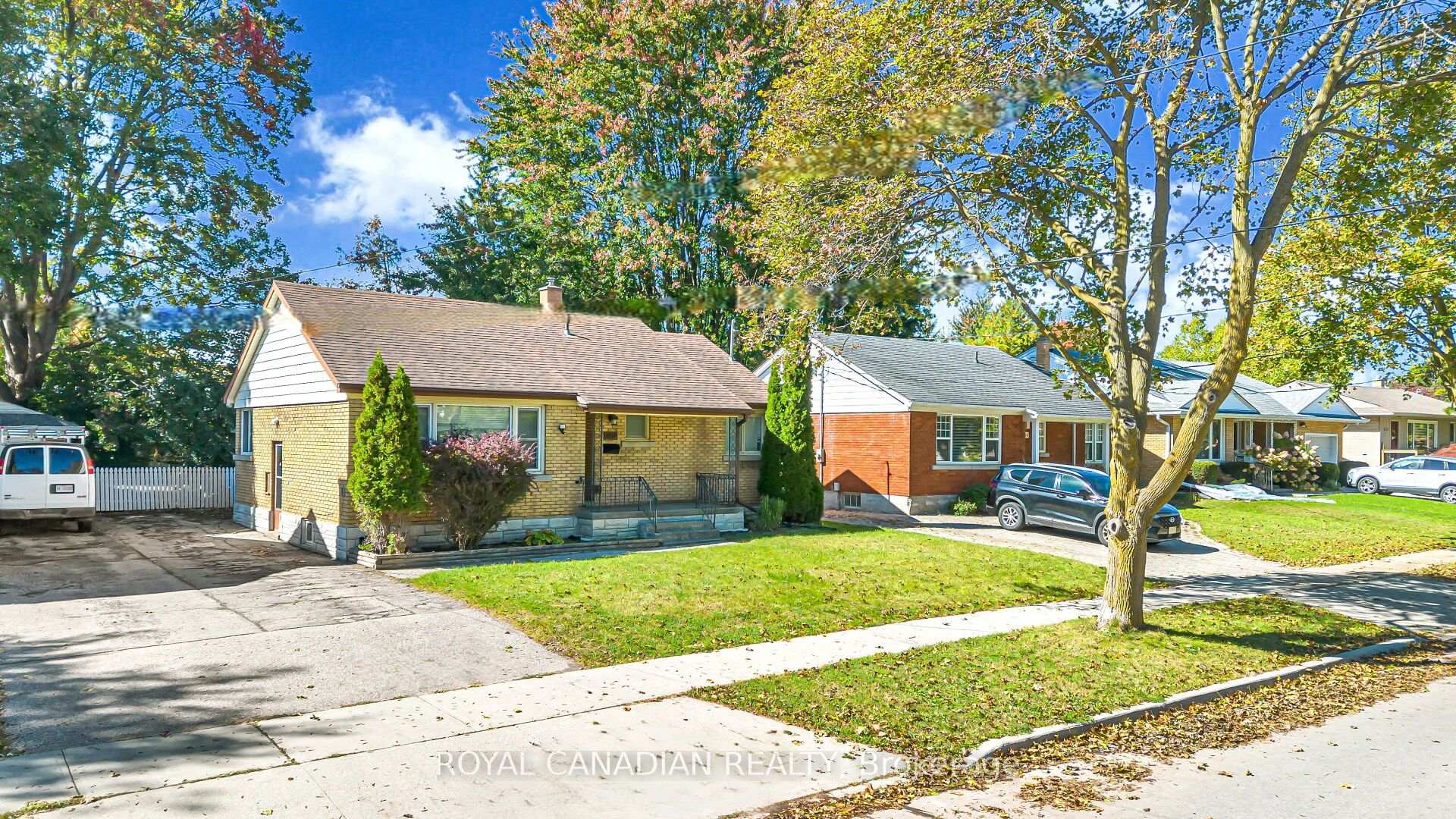 Photo 49 of 457 Dumfries Avenue, Kitchener, Auditorium — HOMEH
