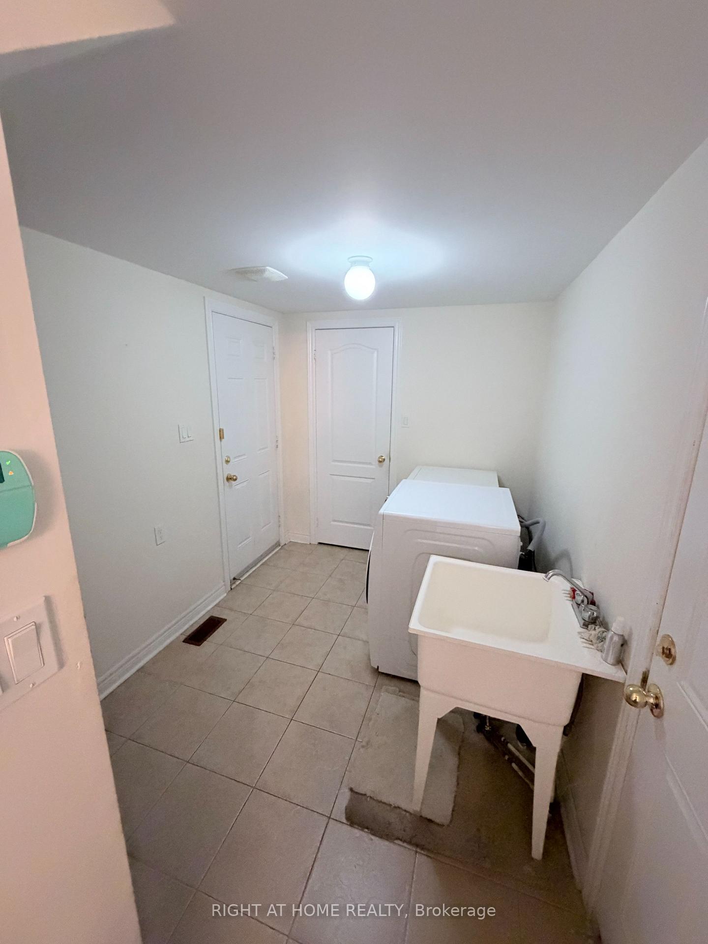 Photo 11 of 14 Maybole Road, Markham, Greensborough — HOMEH