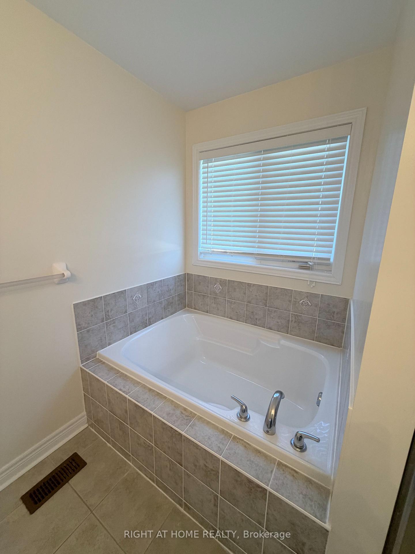 Photo 19 of 14 Maybole Road, Markham, Greensborough — HOMEH