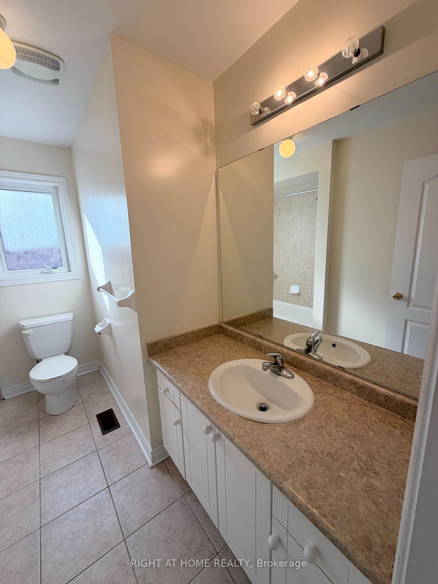 Photo 21 of 14 Maybole Road, Markham, Greensborough — HOMEH