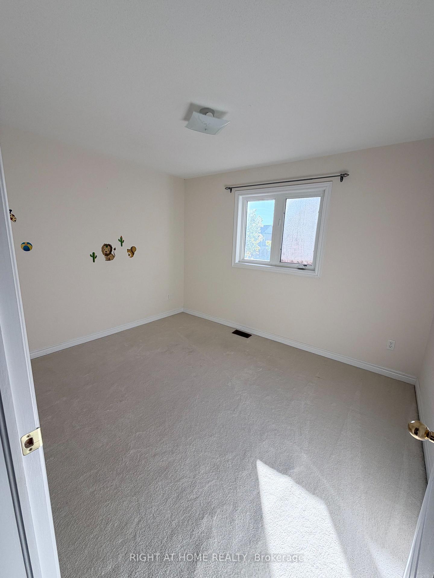 Photo 23 of 14 Maybole Road, Markham, Greensborough — HOMEH