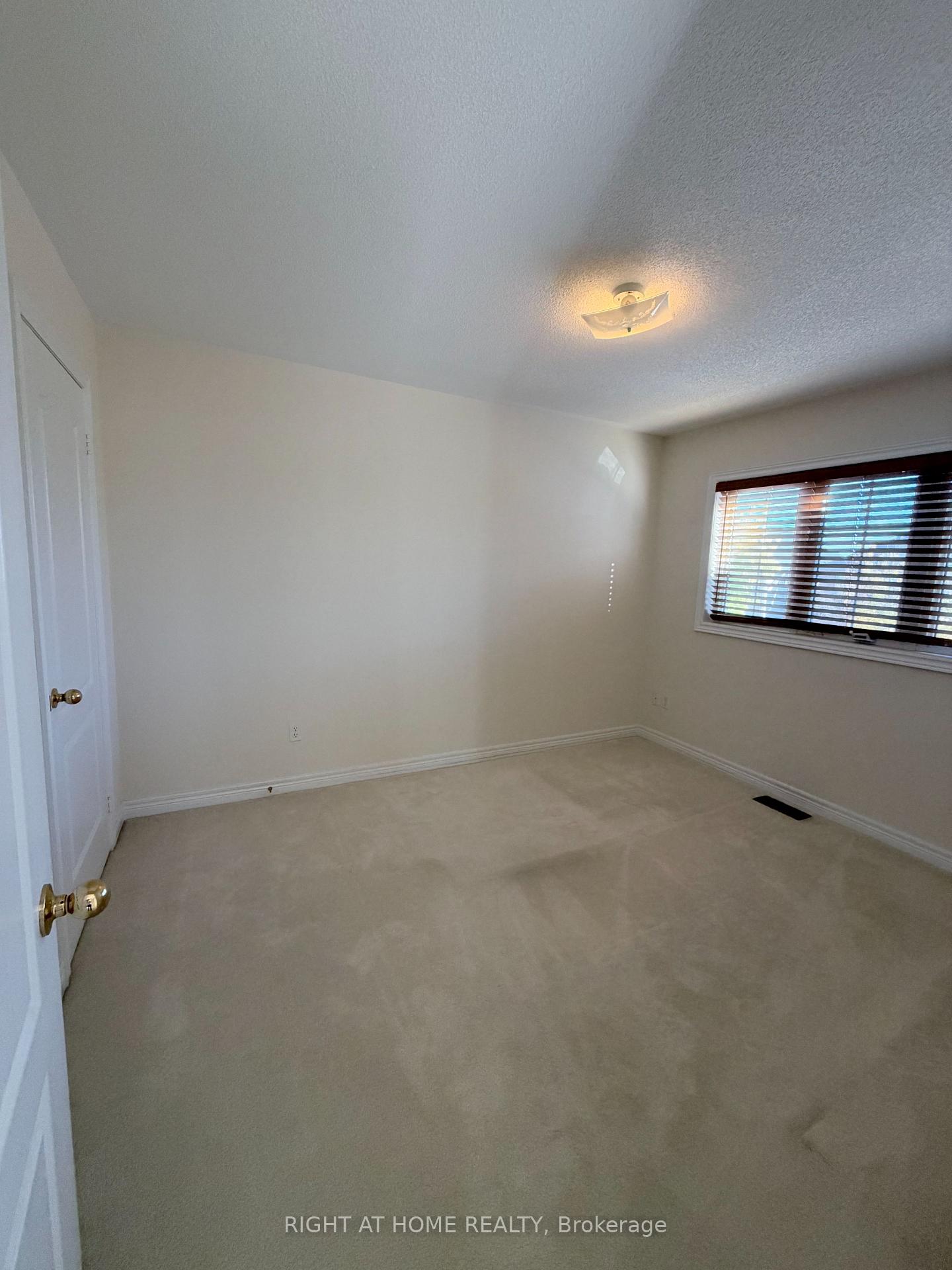 Photo 25 of 14 Maybole Road, Markham, Greensborough — HOMEH
